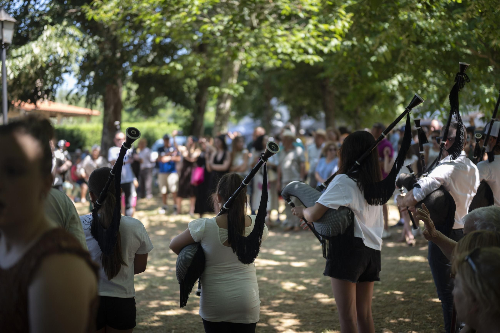 Galería | Cea disfruta de la Festa do Pan de Cea bajo un intenso calor