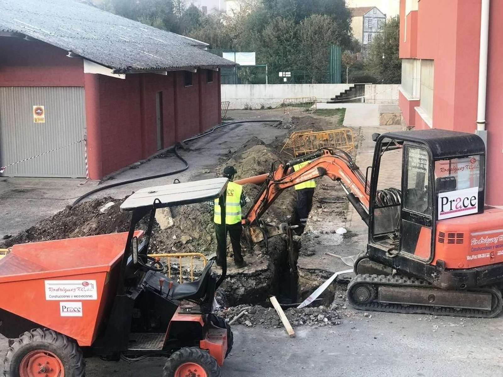 Las obras de conexión al saneamiento municipal arrancaron este lunes.