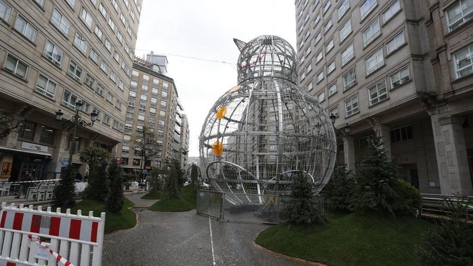 Los alumnos formaron en el patio el número 70 y participaron en múltiples actos.