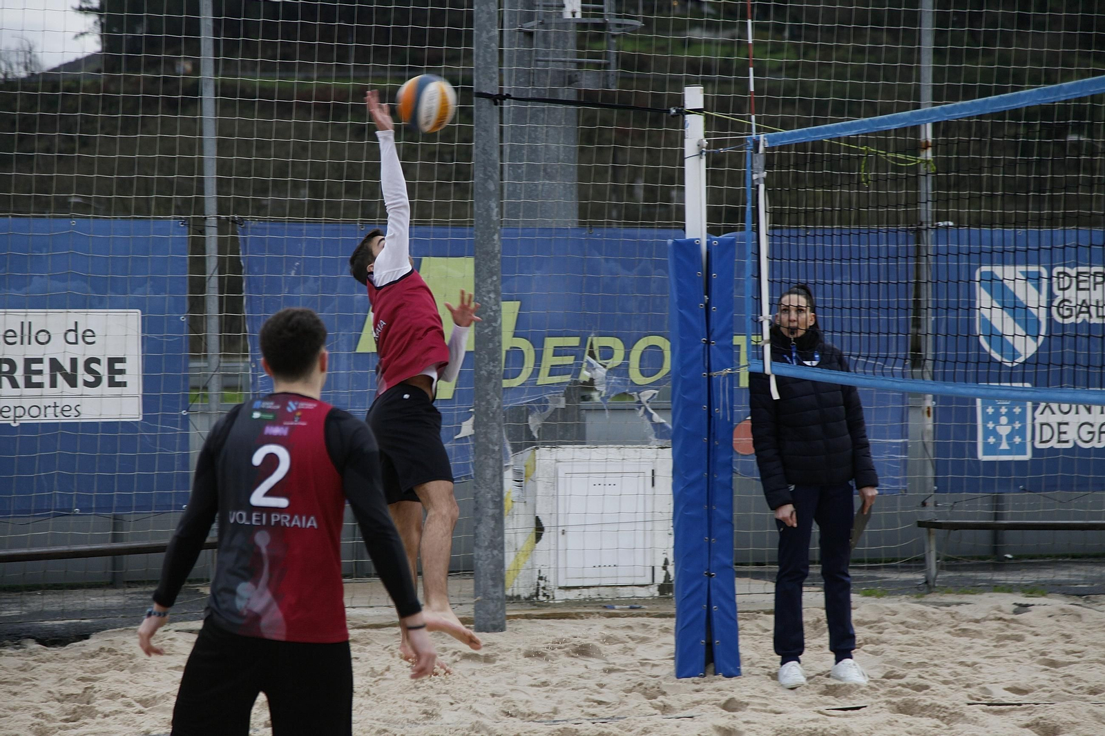 Galería | El Campeonato Gallego Sub-21 de Voley Playa se disfrutó en Oira