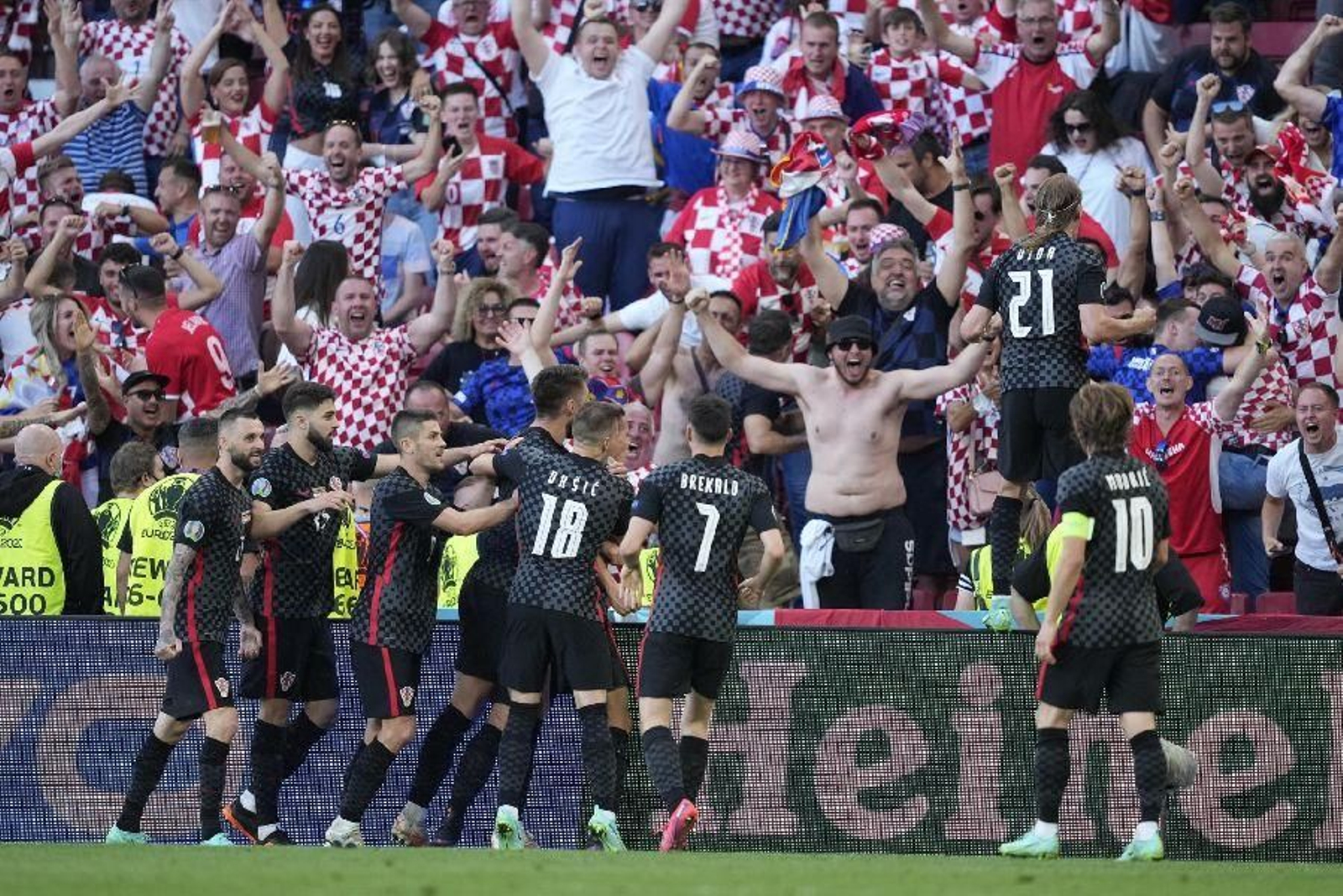 España sufre en su pase a cuartos 11