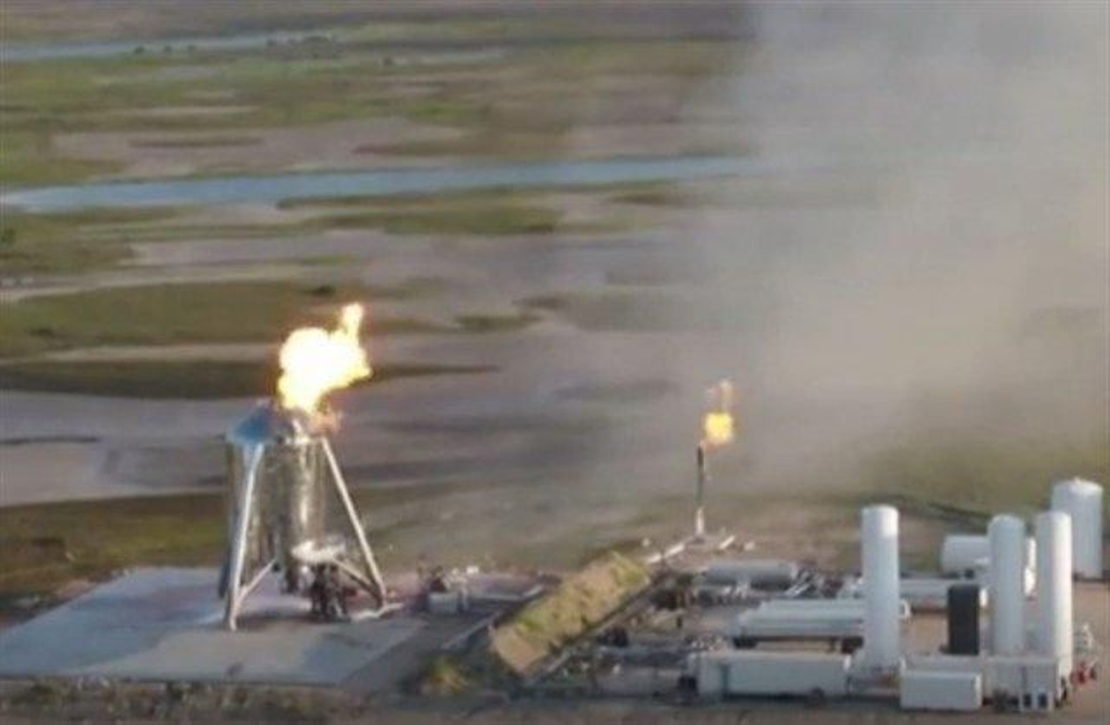 Prueba del prototipo de cohete Starhopper de Space X