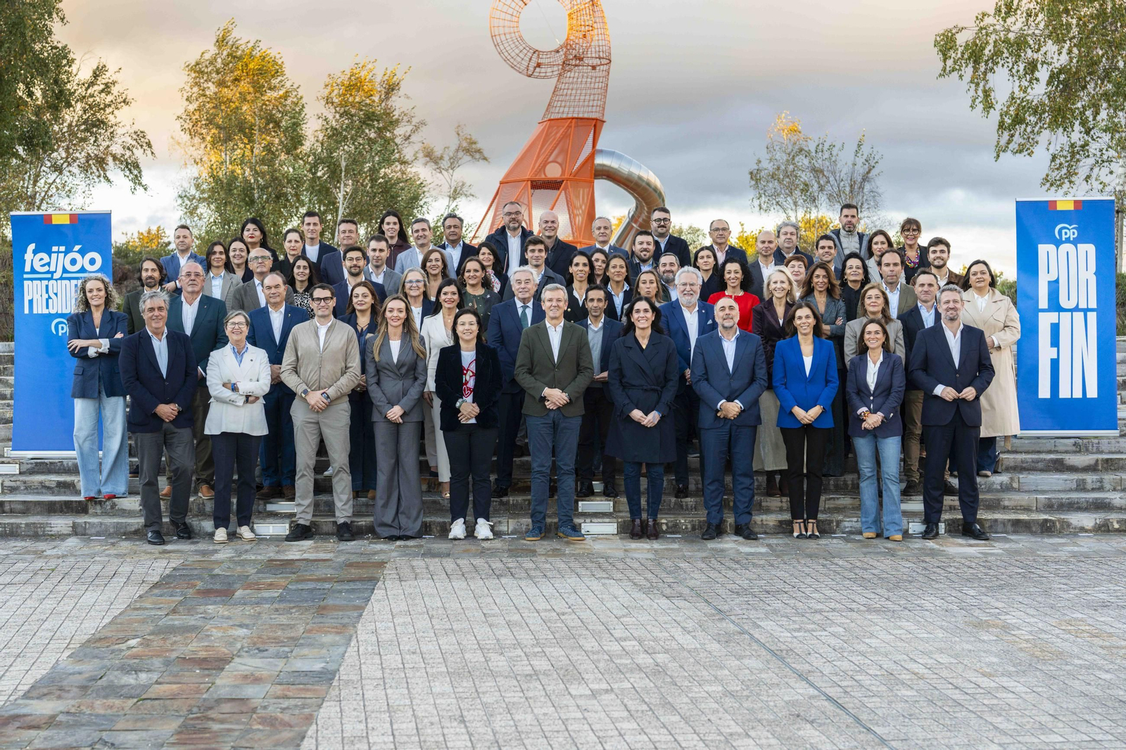 Foto de familia del PP gallego rumbo al 29-N.