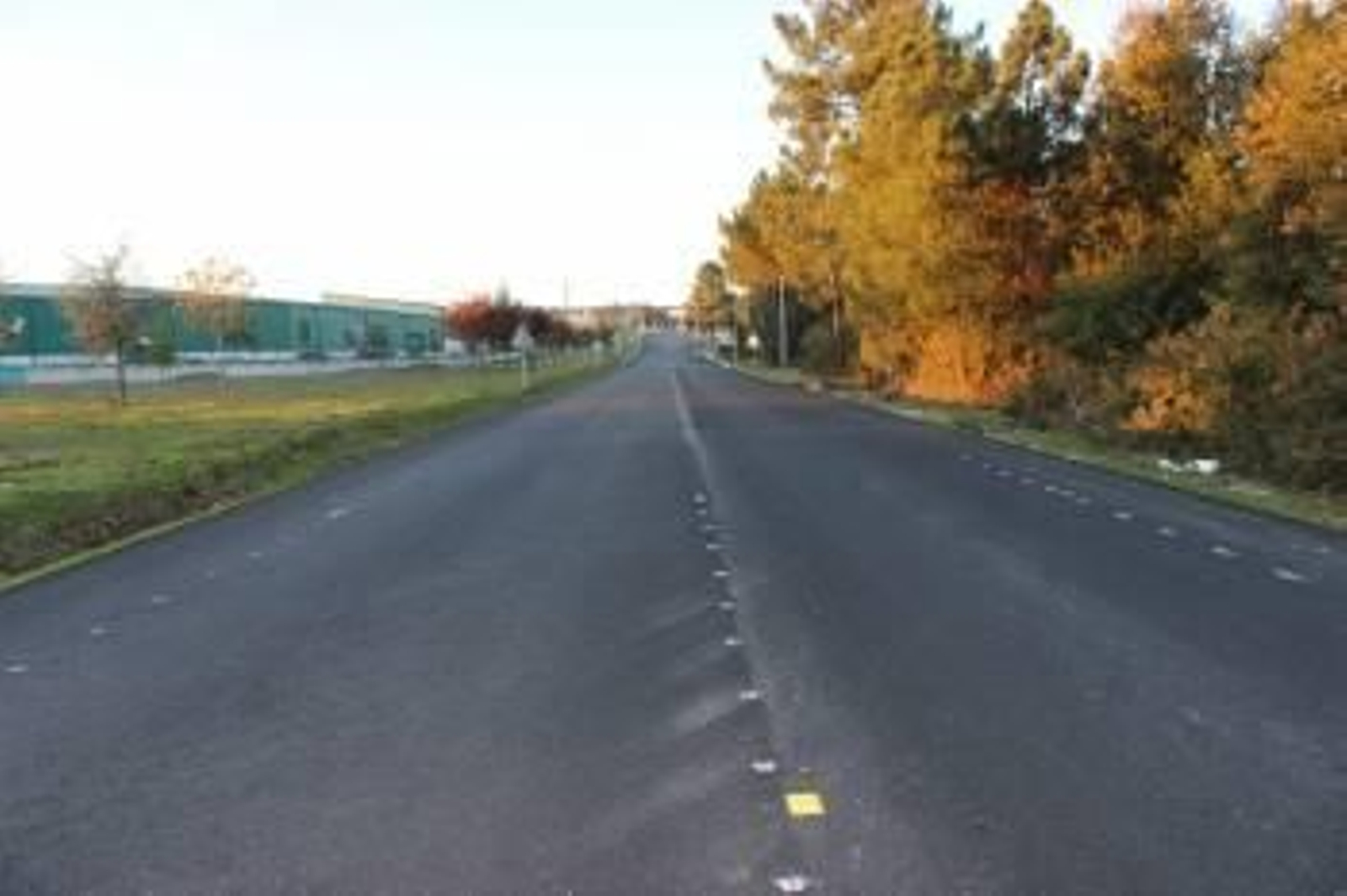 Una de las zonas recién asfaltadas, a falta aún de pintar. (Foto: LR)