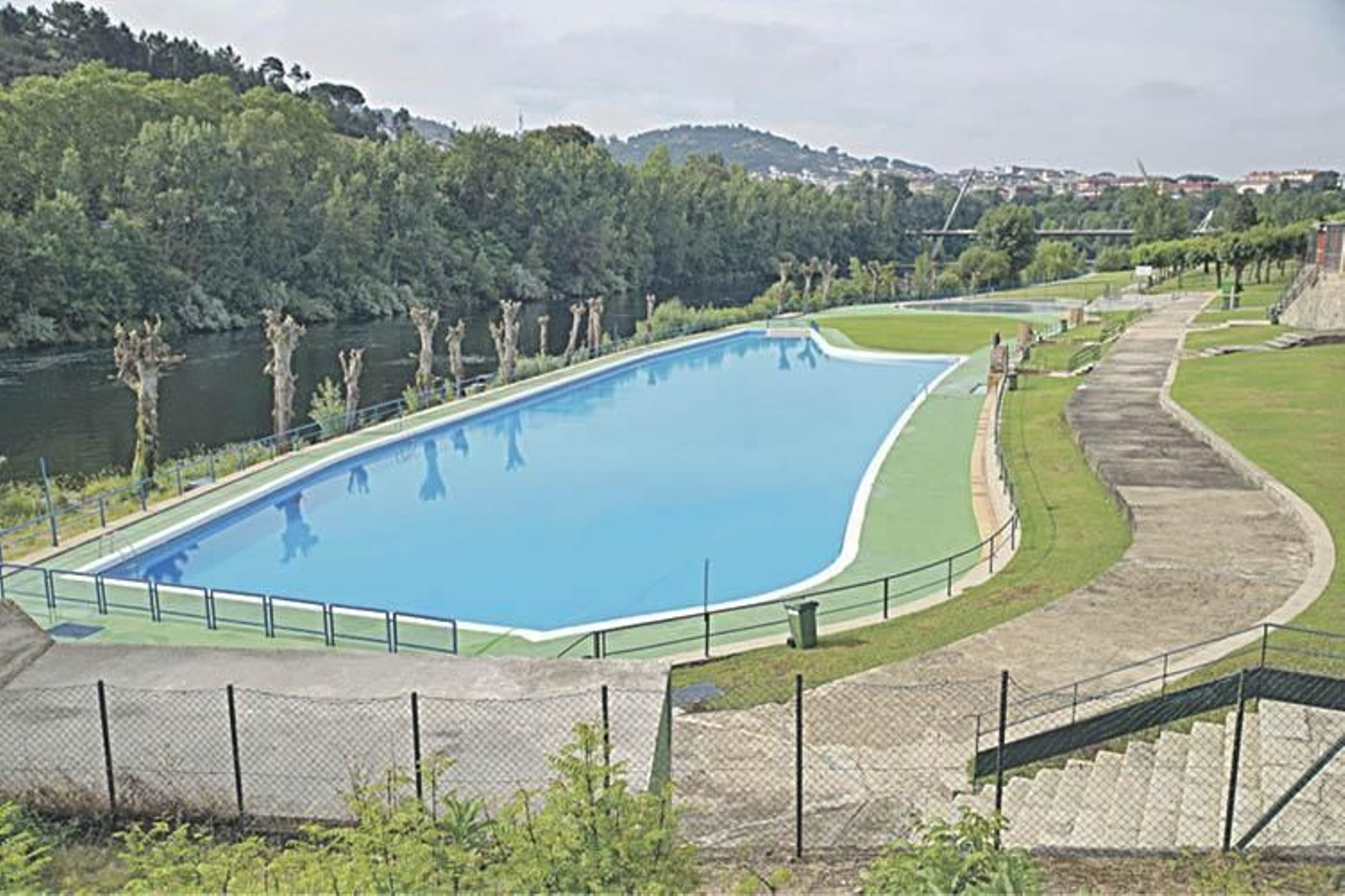 Las piscinas de Oira, durante su apertura de 2019. (ÓSCAR PINAL)