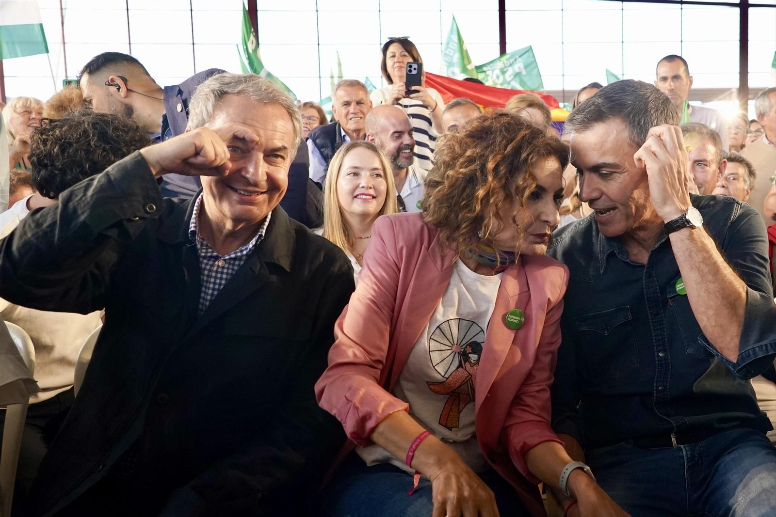 Zapatero junto a María Jesús Montero y Pedro Sánchez en un mitin en Andalucía