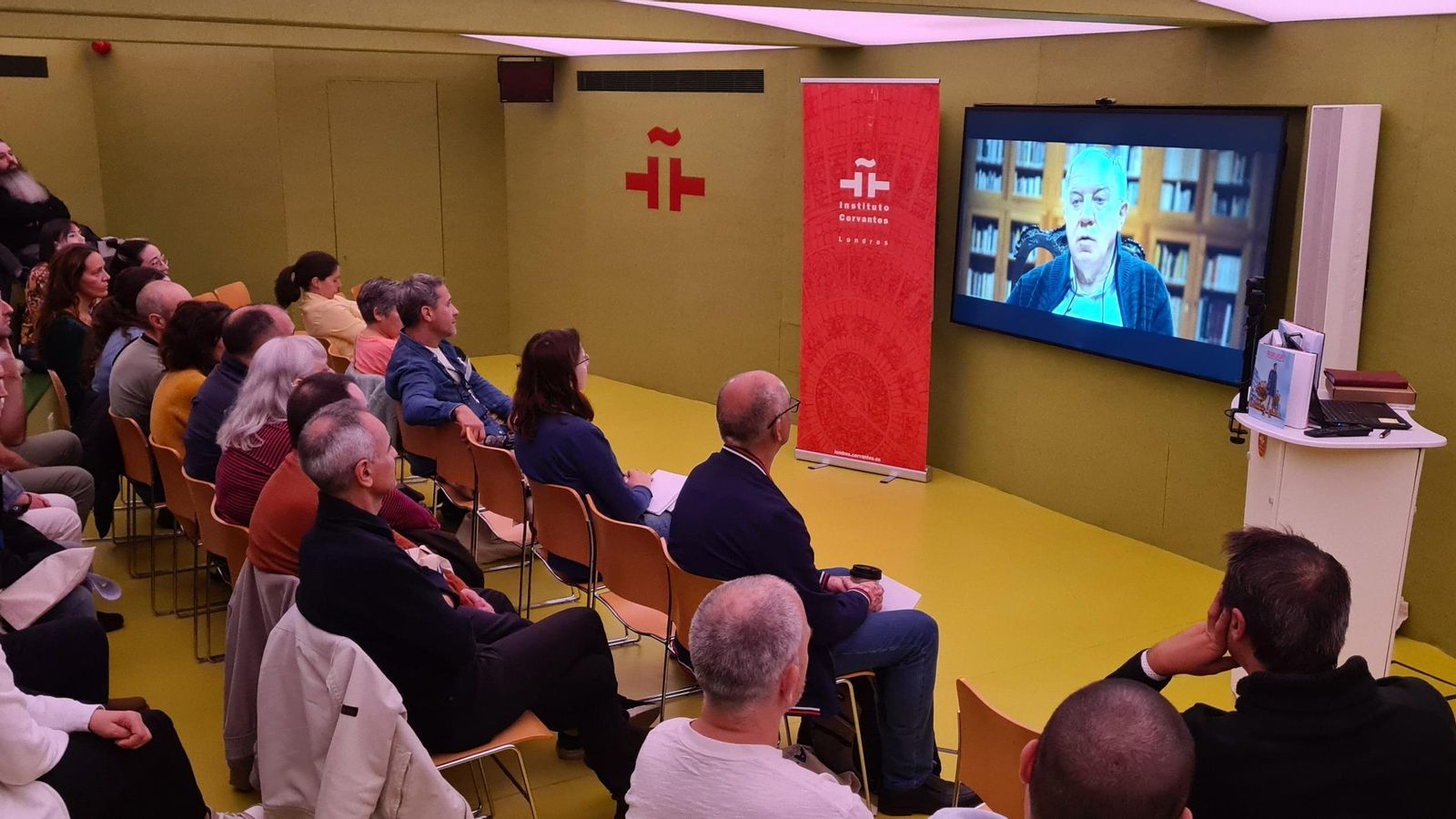 Durante un acto no Instituto Cervantes | REGA-UK
