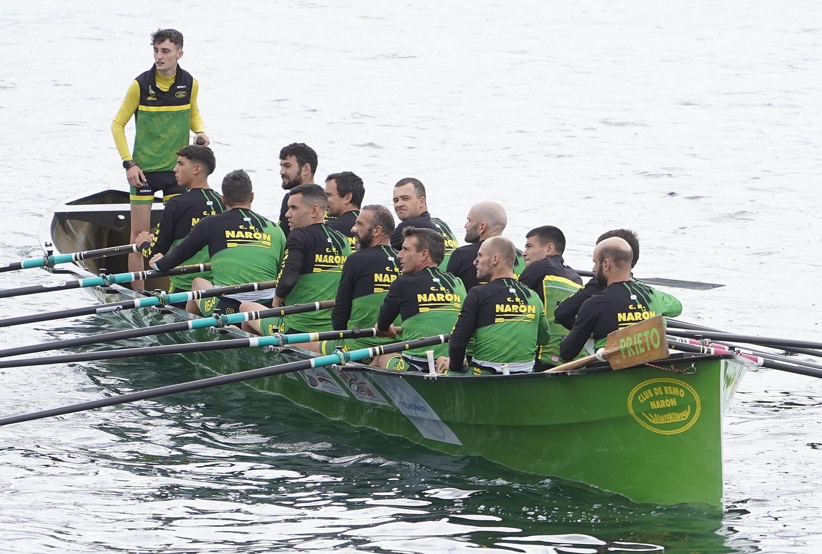 Galería | Las traineras toman la ría de Vigo con la Bandeira Concello de Moaña