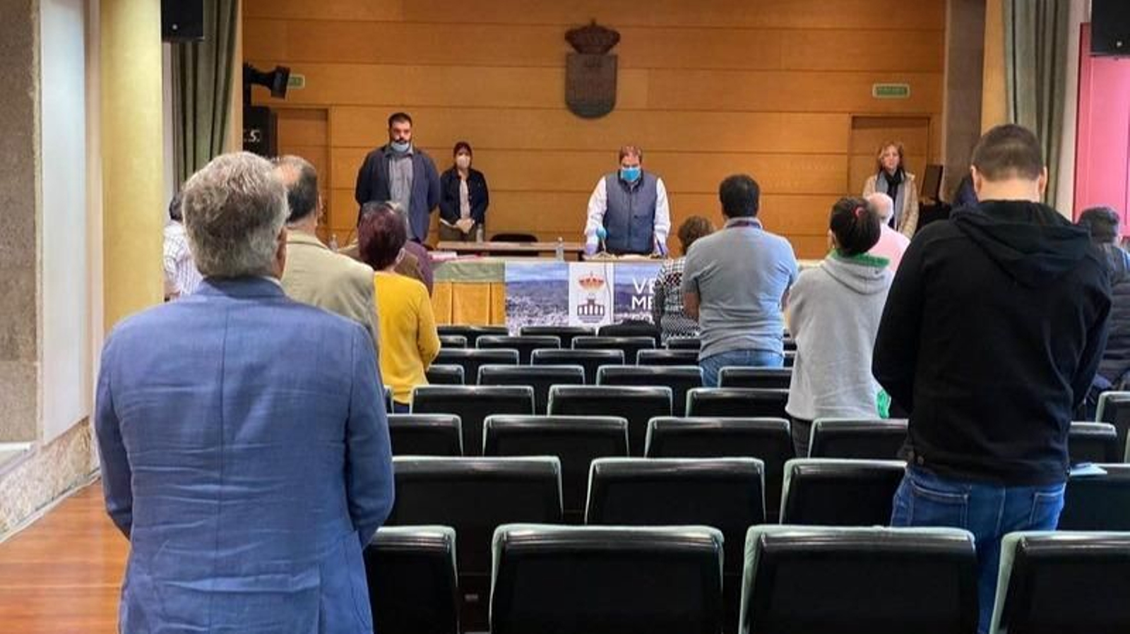 La Corporación guardó un minuto de silencio.