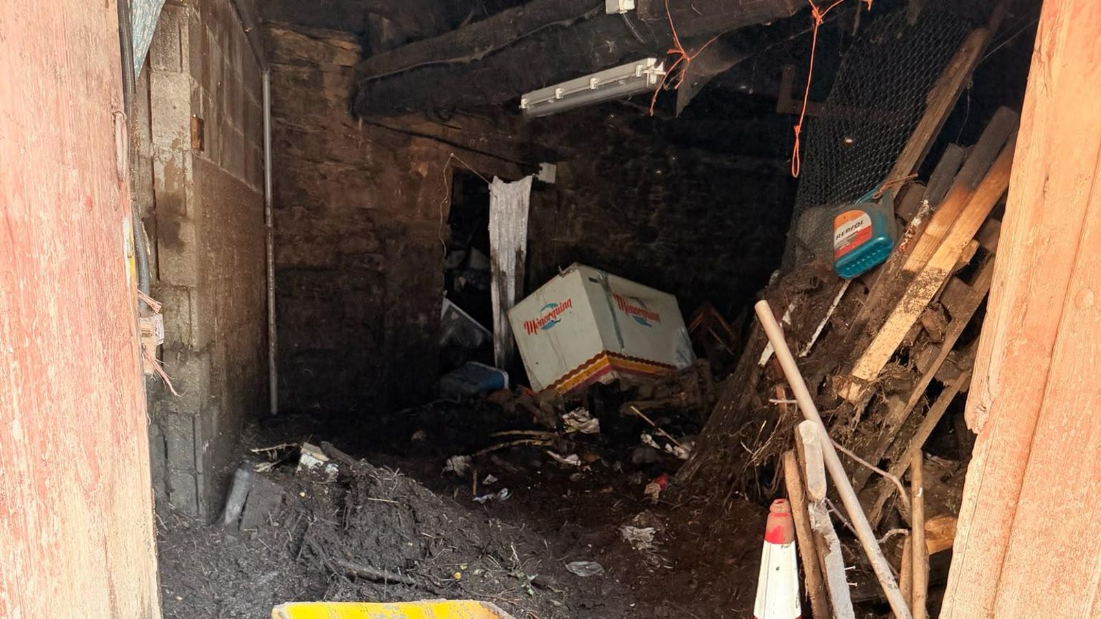 A Bouza, arrasada, reclama ayuda cuatro días después de la riada, en fotos