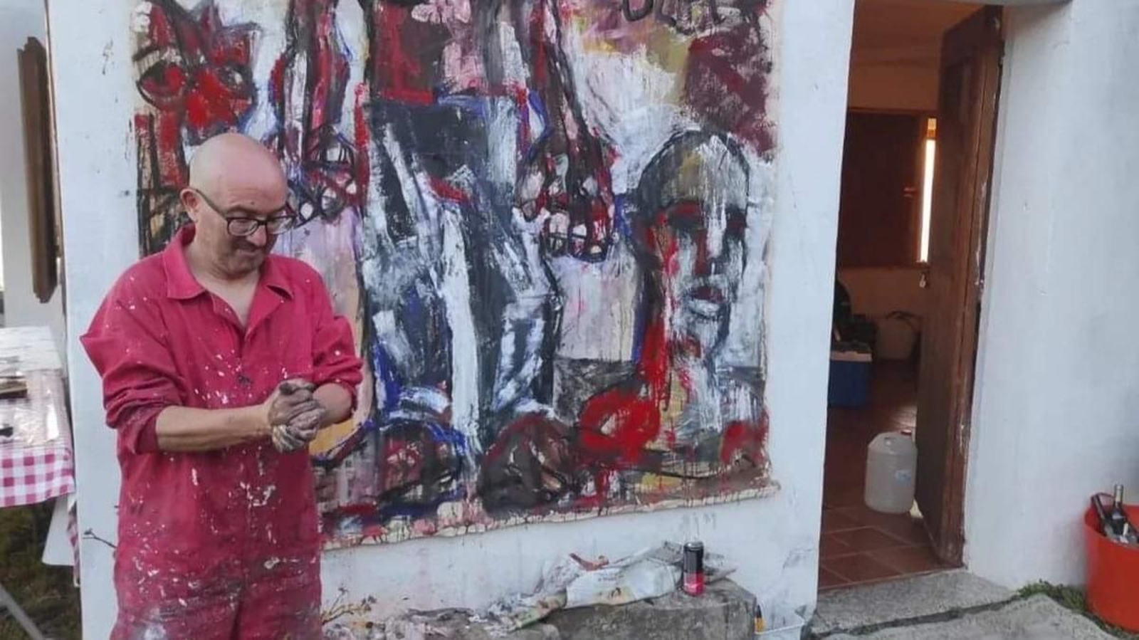 Ramón Trigo, con la obra iniciada en la fiesta africana de Casa Queimada.