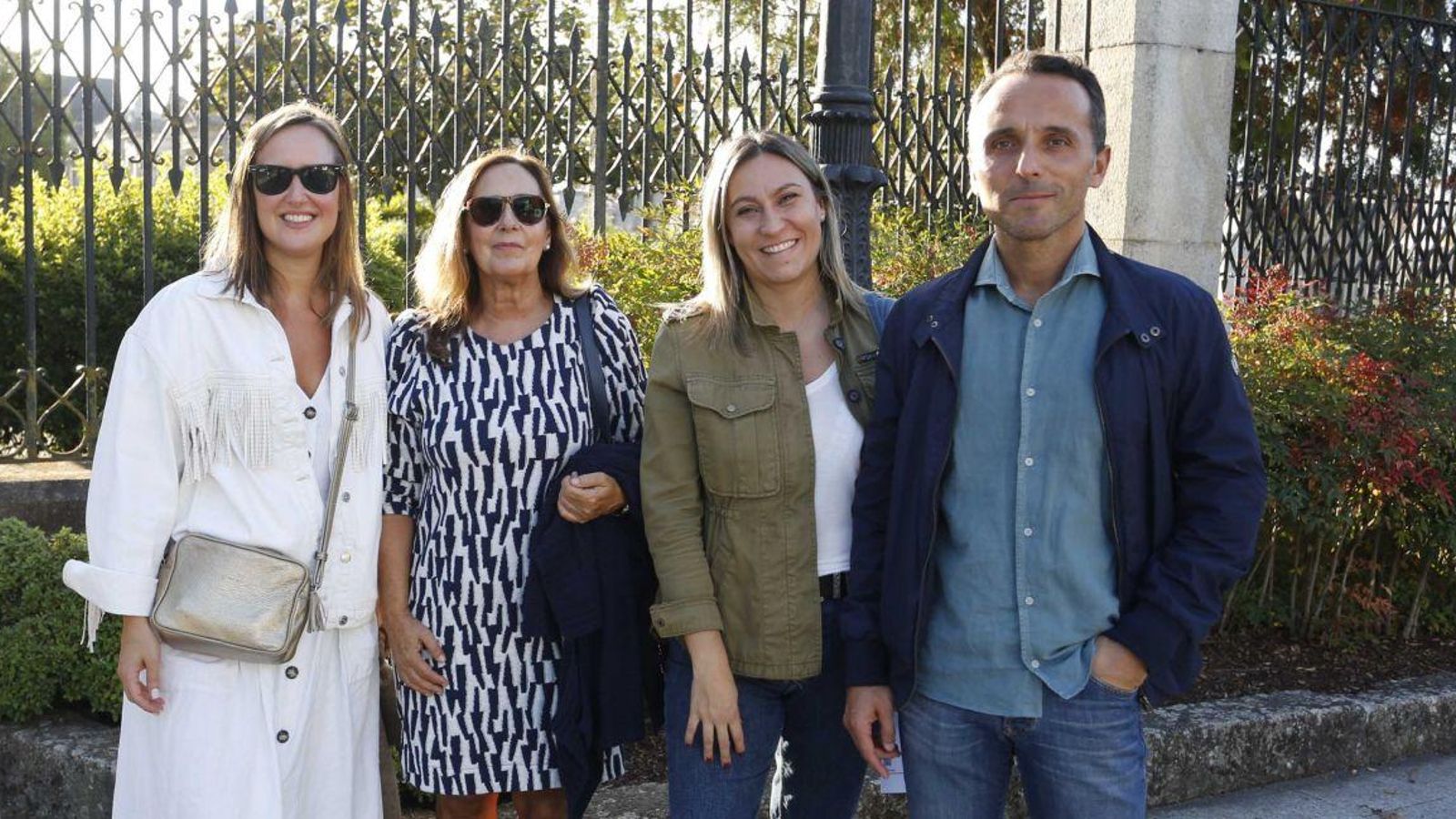 Ángeles, Marina, Marta y Carlos.