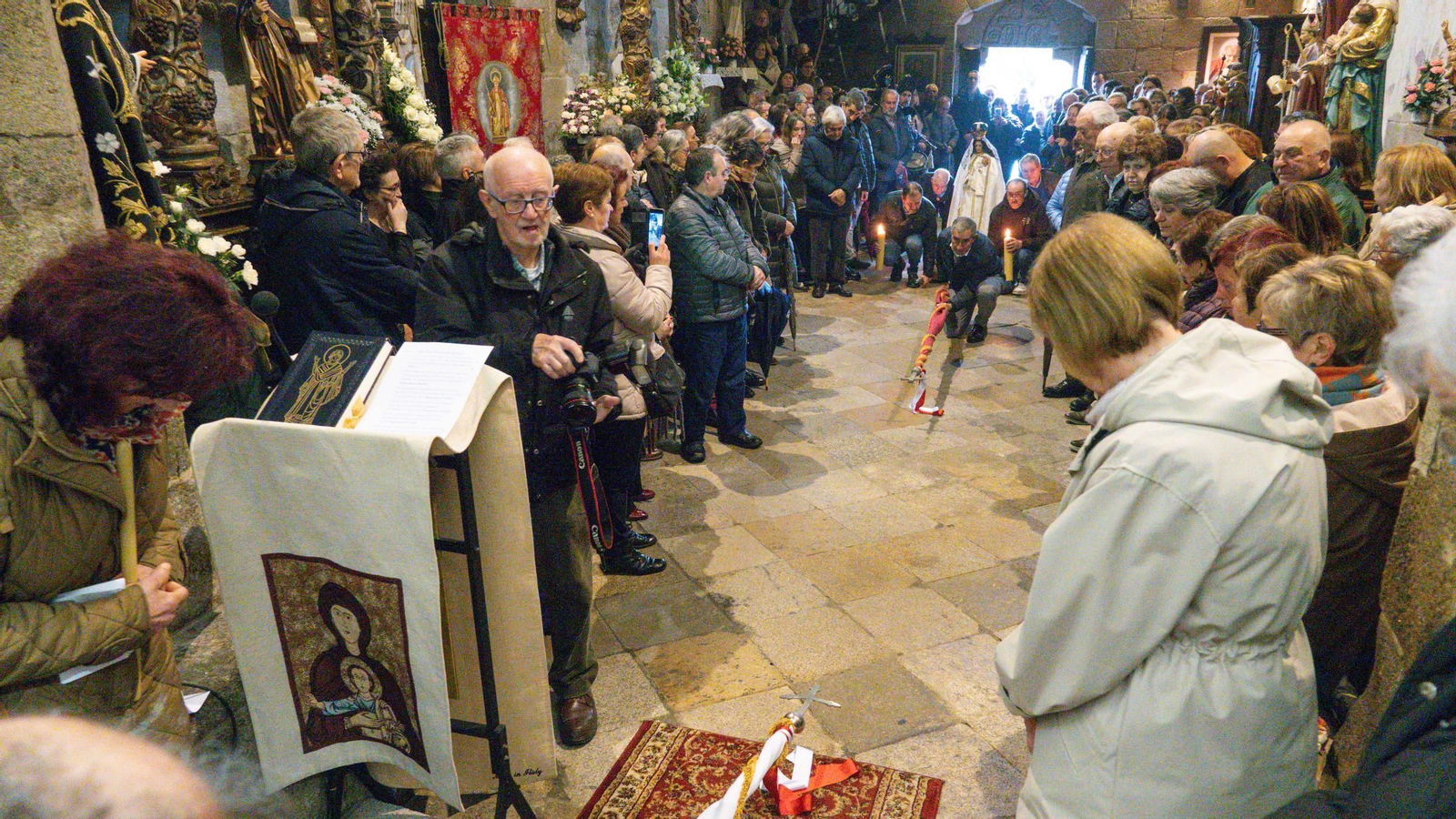 Galería | Vigo celebra As Candelas pese a la lluvia