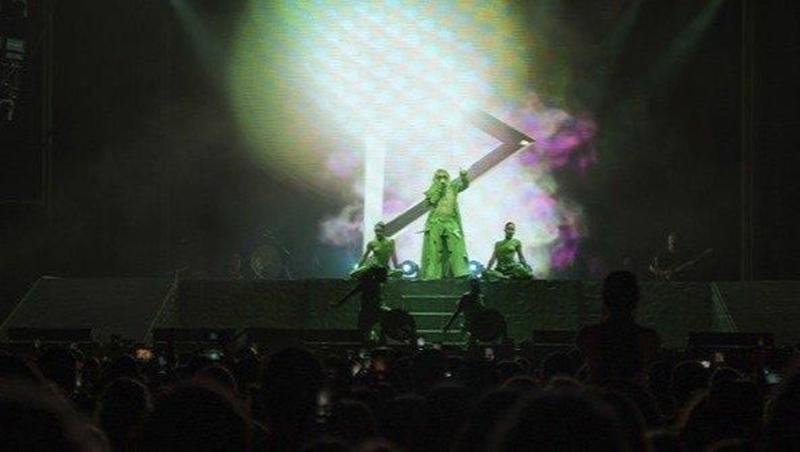 Lola Índigo en el festival 'Costa Feira' en 2023. // Renfe