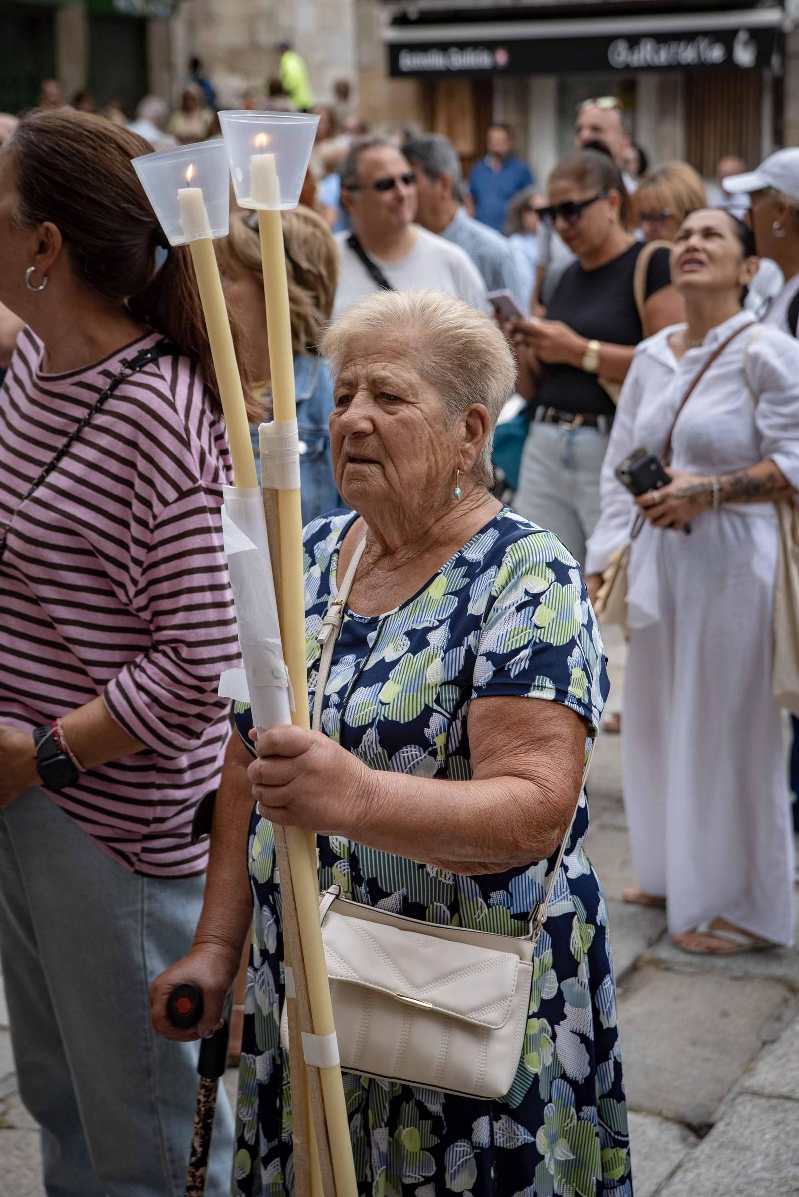 Galería | Misa por el Cristo da Victoria en Vigo y la concurrida procesión