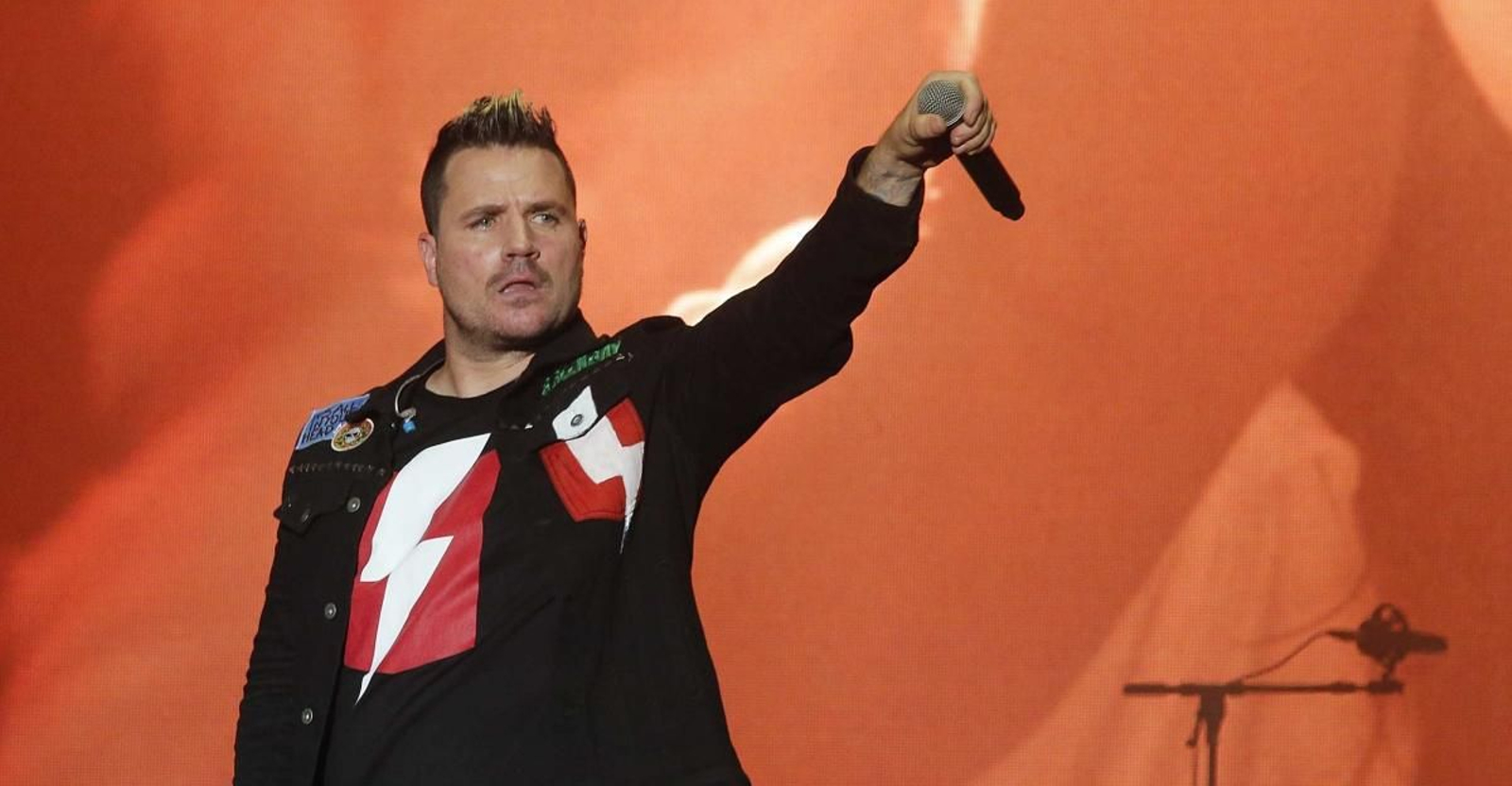 Dani Martín, ante un Castrelos entregado, cerrando los conciertos con otro lleno absoluto.