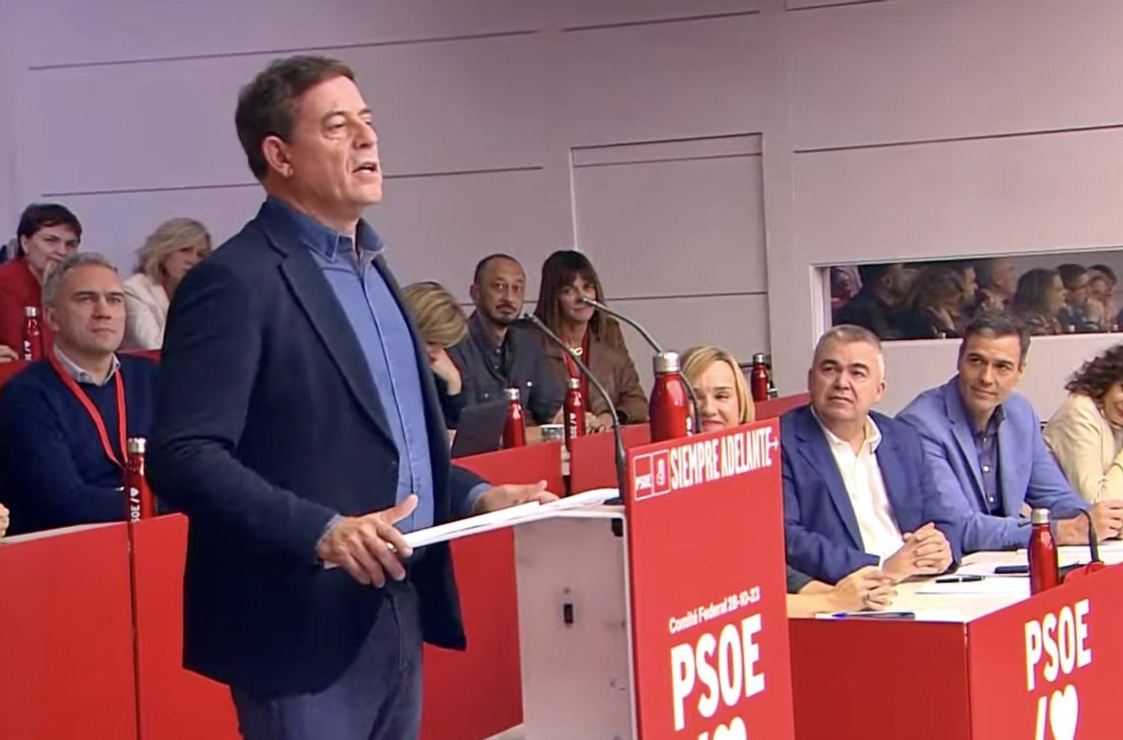 El candidato socialista a la Xunta de Galicia, José Ramón Gómez Besteiro, interviene en el Comité Federal del PSOE. // X (@PSdeG)