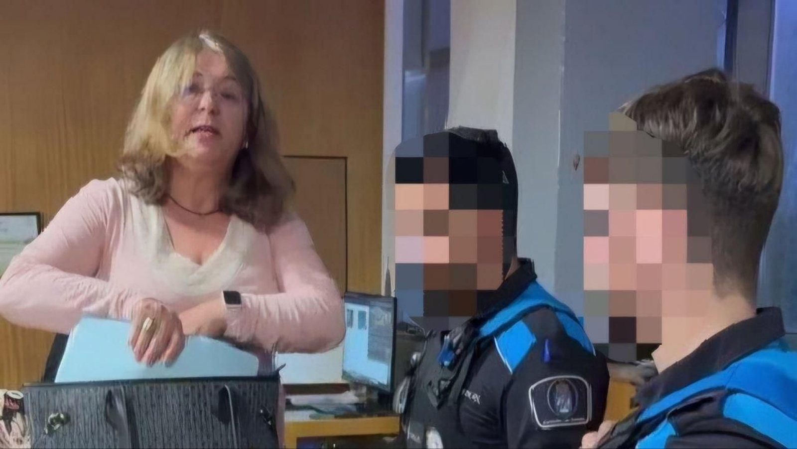 La alcaldesa de Cangas expulsa a una concelleira del PP del pleno por interrumpirle