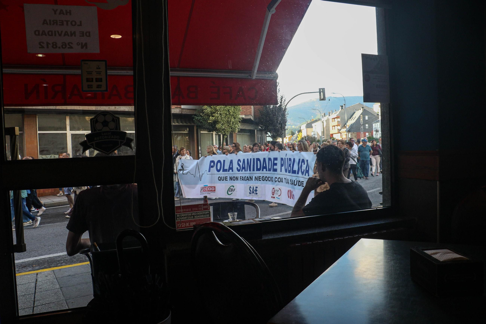 Galería | O Barco salió a la calle para pedir mejoras en sanidad