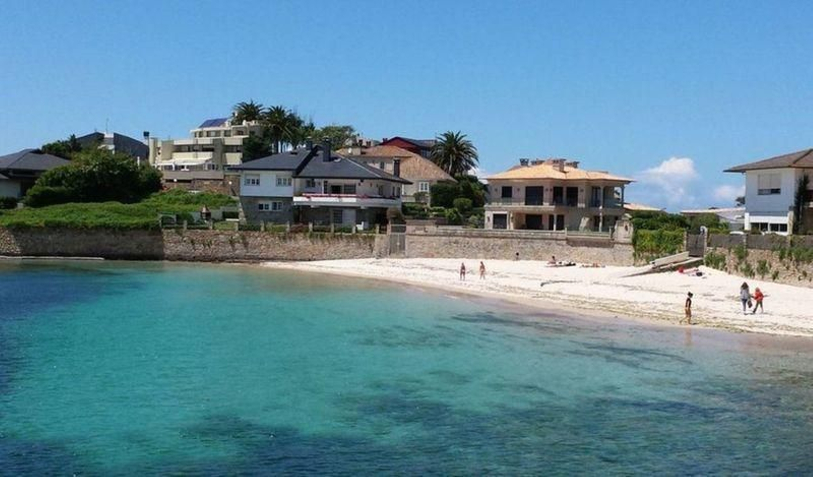 Chalés de lujo en la Isla de Toralla, donde los precios pueden llegar a alcanzar el millón de euros.