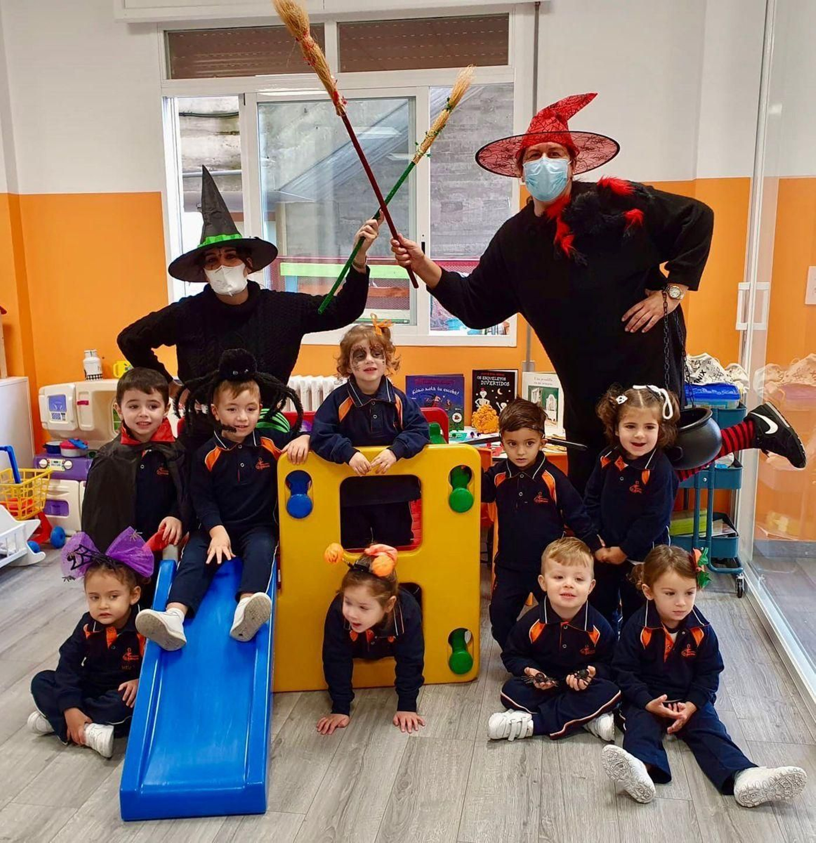 Franciscanas. Xogos e diversión
nun día de festa.