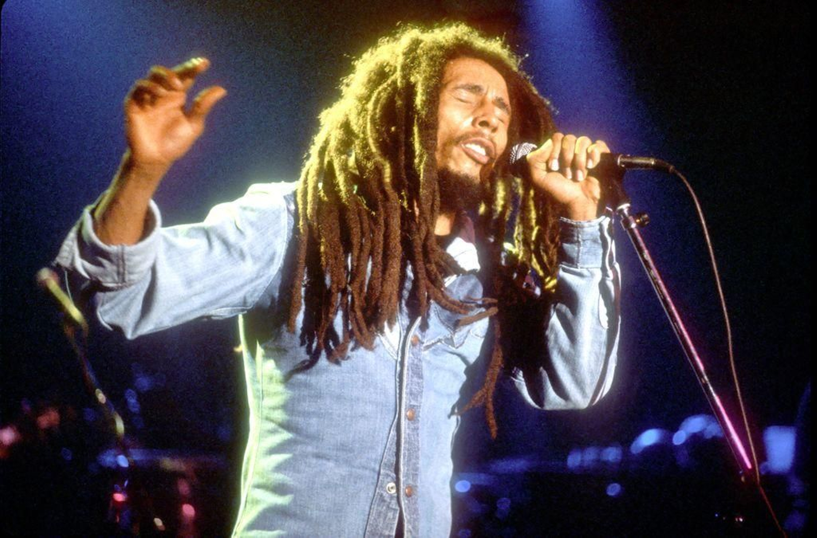 El cantante jamaicano Bob Marley durante el concierto que ofreció en Zimbabwe en el año 1980.
