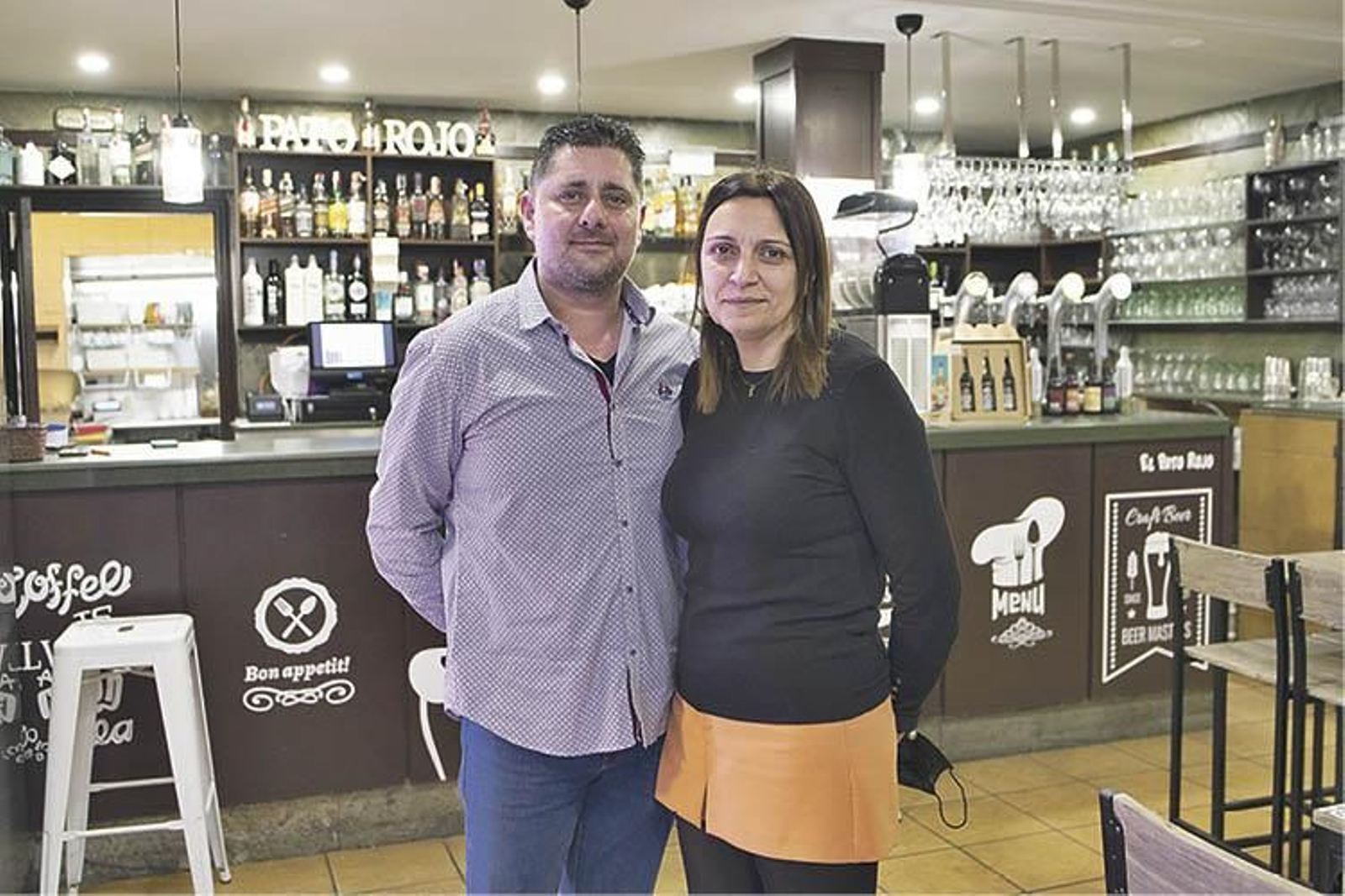 Richard González y Silvia Iglesias en el Merendero Pato Rojo. (Xesús Fariñas)