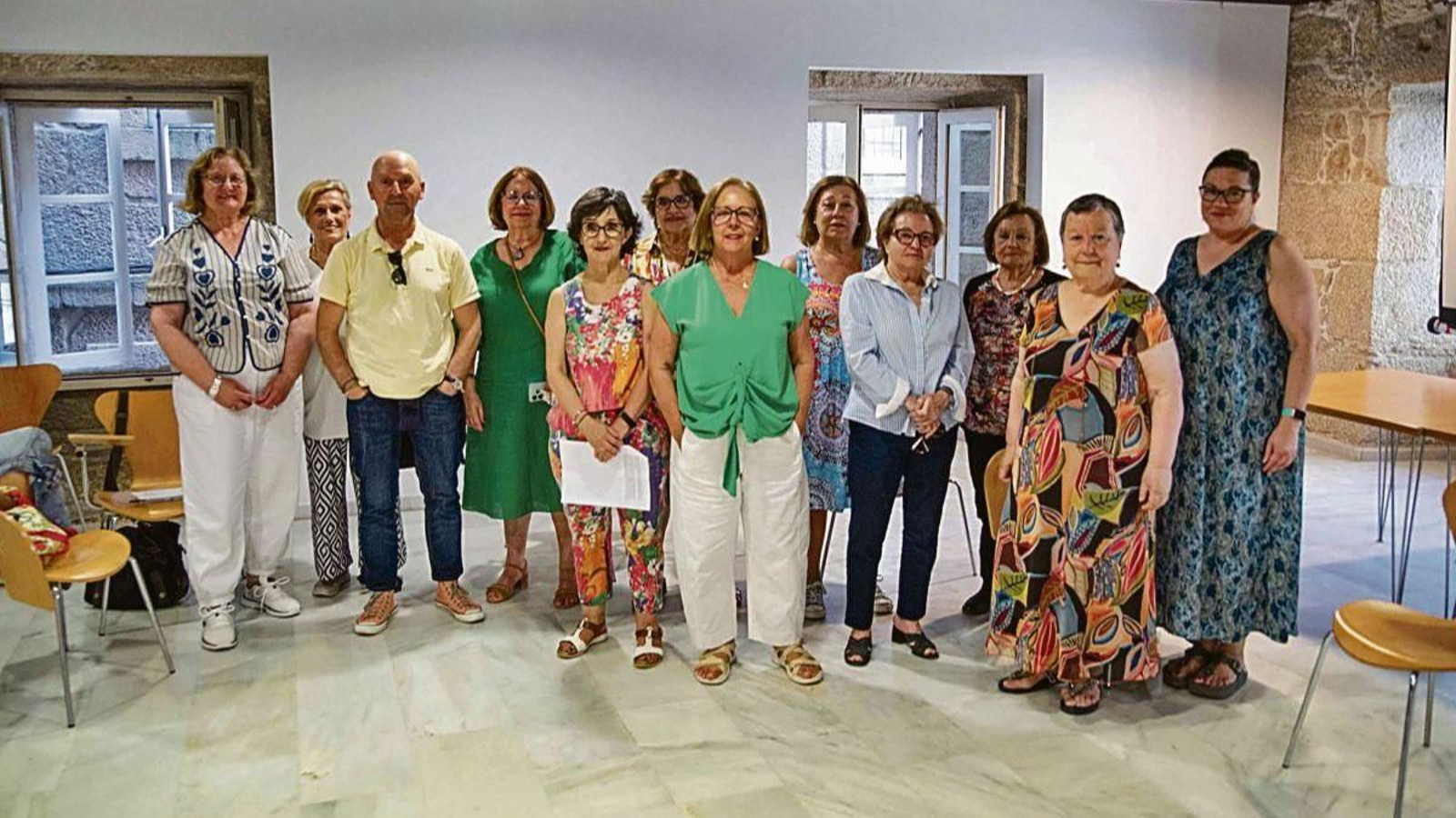 El grupo de Amibros que se reúne en el Centro Cívico del Casco Vello, antes del parón estival.