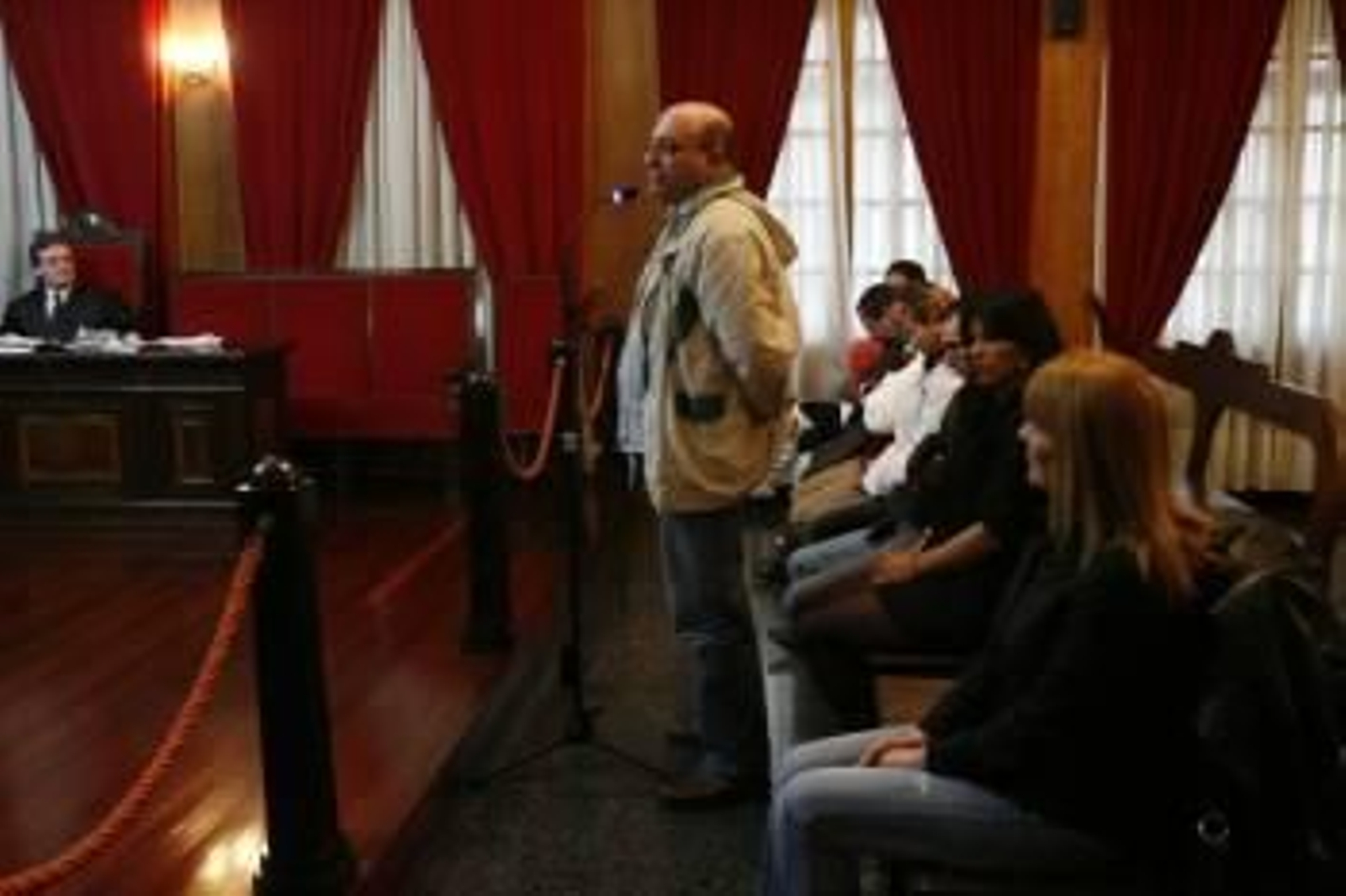 La 'Operación Avellana' sienta desde ayer a nueve acusados en el banquillo. (Foto: MIGUEL ÁNGEL)