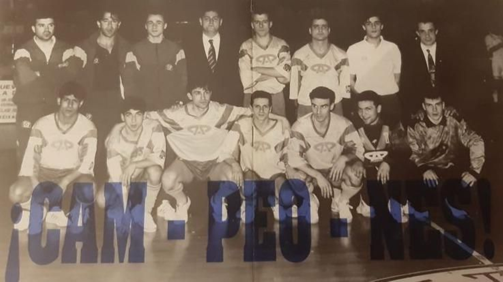 Portada de la revista "El Académico" tras el ascenso logrado a la División de Honor.