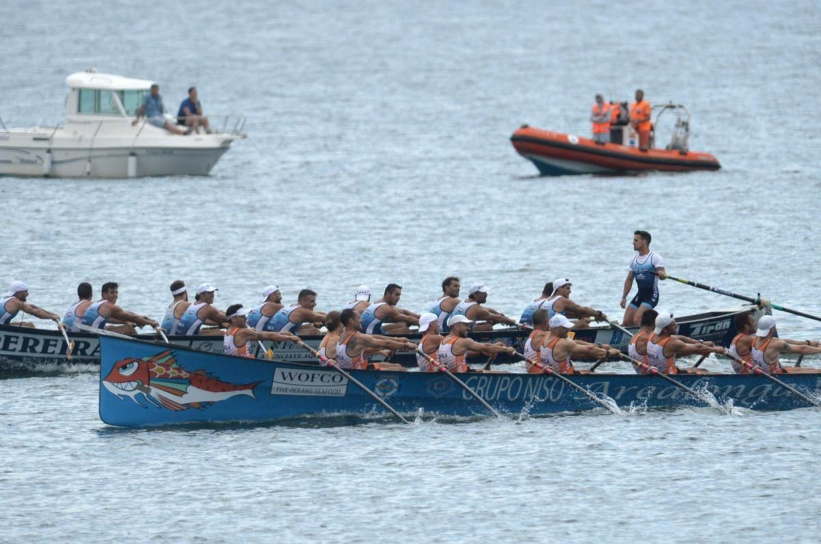 Tirán Pereira e Chapela, nun momento da regata celebrada onte en Ares.