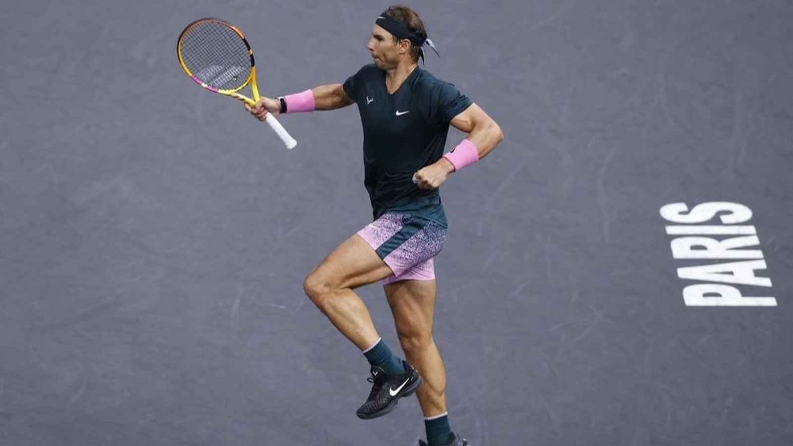 Rafa Nadal celebra un punto en su duro partido de ayer.