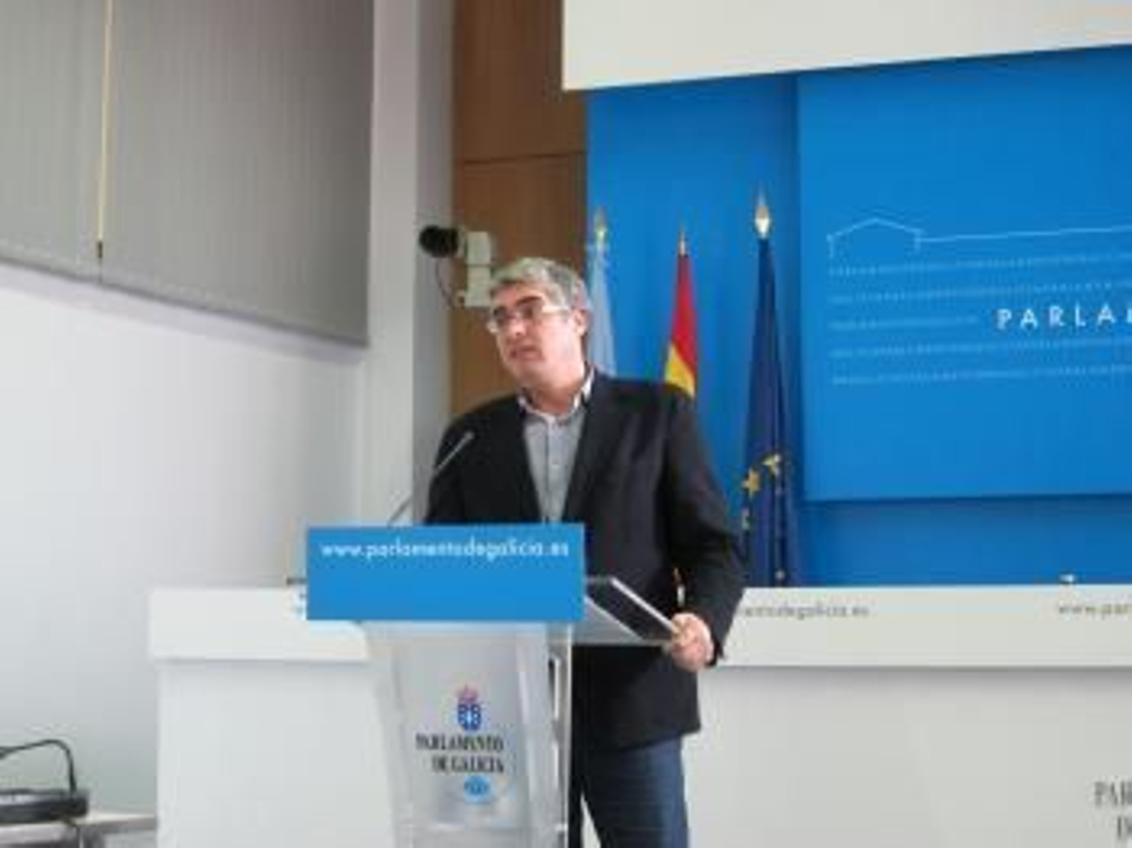 El viceportavoz parlamentario del BNG, Carlos Aymerich, en rueda de prensa.