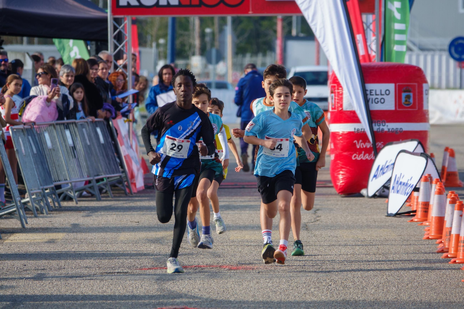 Galería | Pequeños y grandes disfrutan la Milla Cidade de Vigo con +Deporte Atlántico