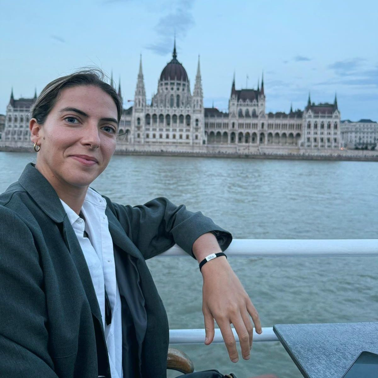 Ale ya ha podido visitar la capital del país en sus tres meses en Hungría.