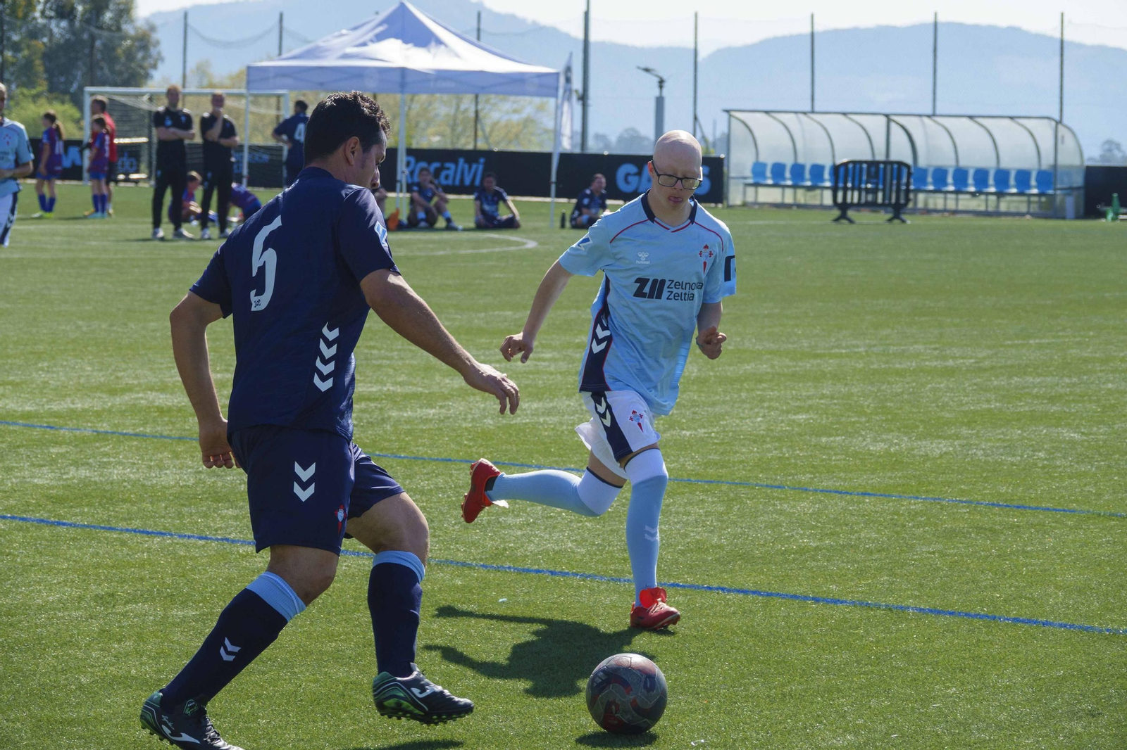 Galería | El fútbol femenino se cita en A Madroa para la II Copa Máis Enerxía