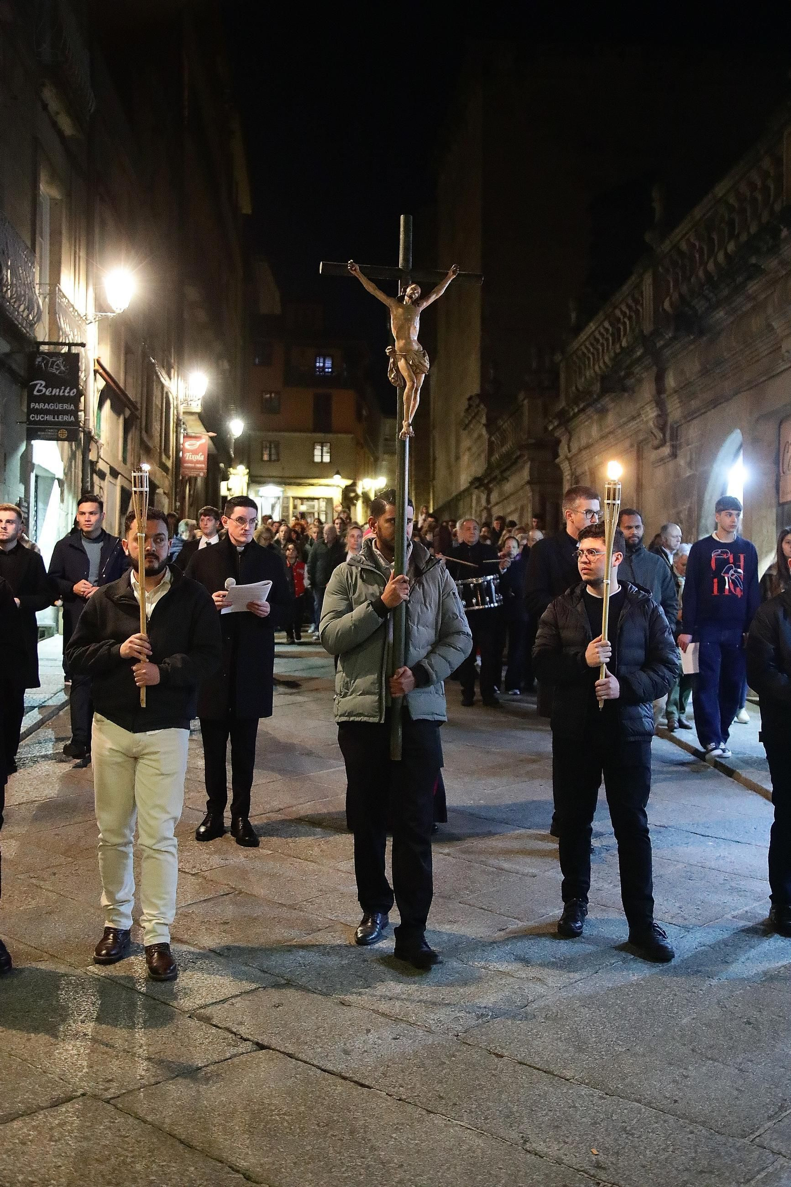 Galería | El via crucis del Cristo de los Desamparados, en fotos