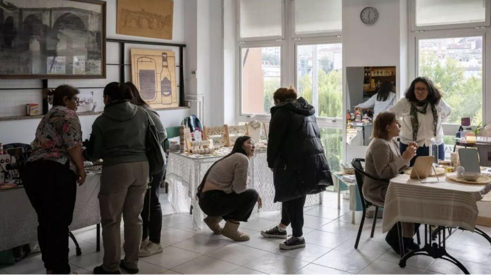 Mercadillo en la asociación La Troya.