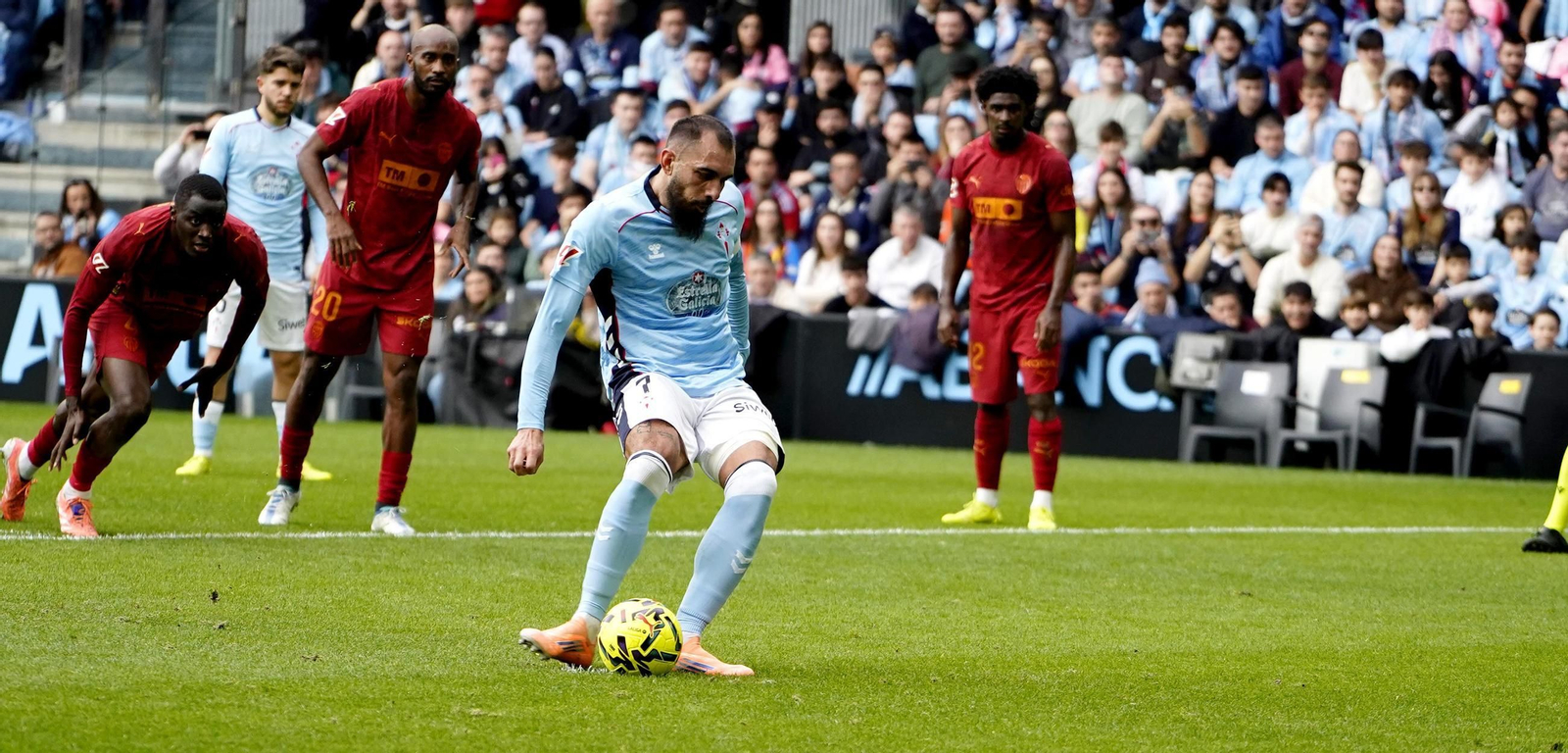 Galería | El Celta se da un festín en Balaídos frente al Valencia