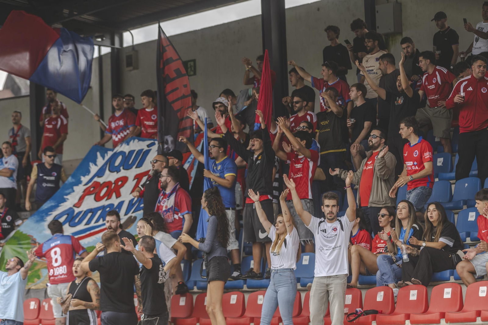 Galería | O Couto disfruta con el estreno de la UD Ourense en Primera Federación, en fotos