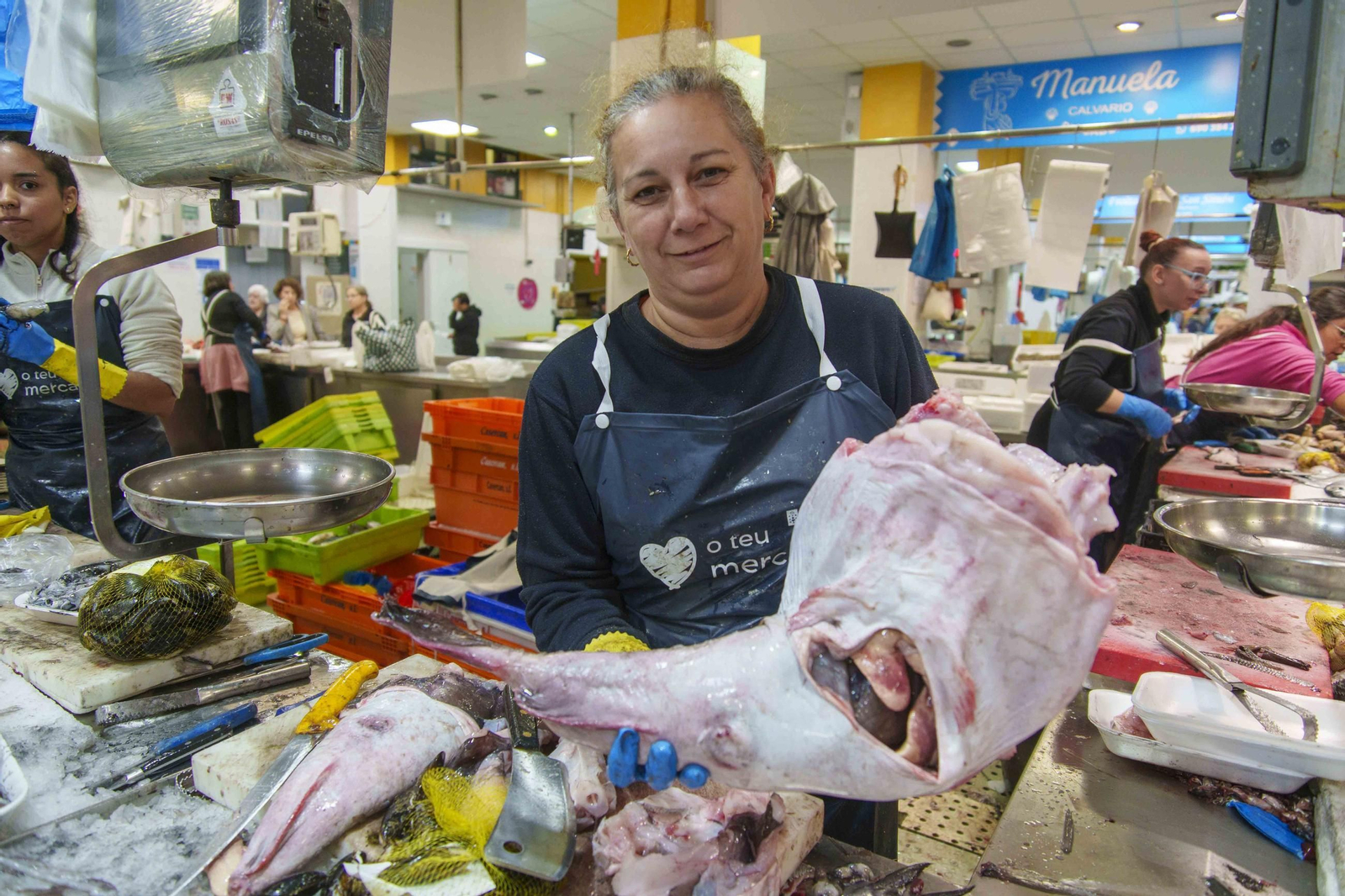 Sol, de la pescadería Fina André en el mercado del Calvario.