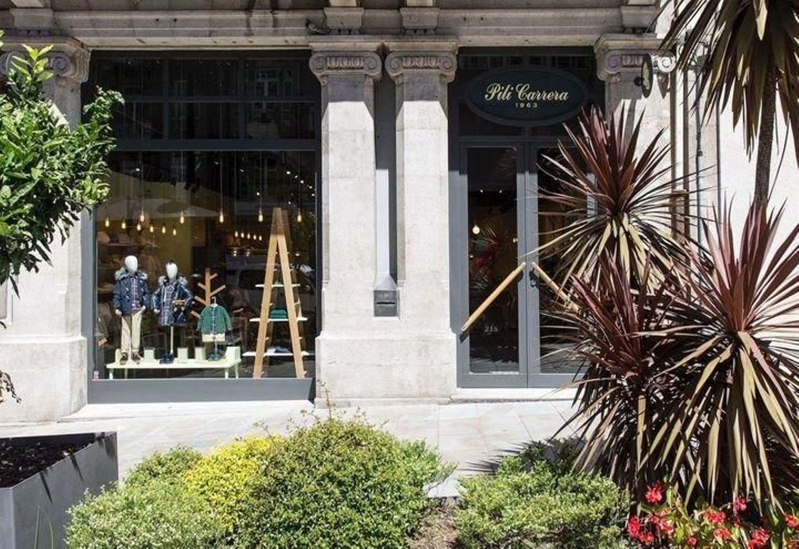 Tienda de Pili Carrera en la calle Urzaiz de Vigo, donde la empresa tiene la sede.