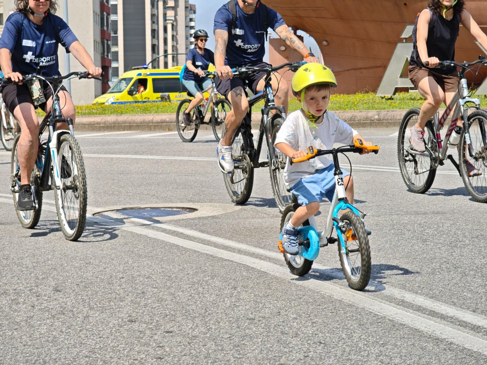 Galería | El ciclismo toma Vigo con la primera edición del Día de la Bici de Atlántico