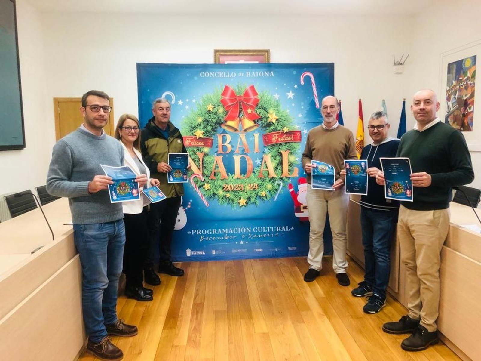 Jesús Vázquez Almuiña y Ruth Álvarez con los representantes de Aceba y Ovalmi.