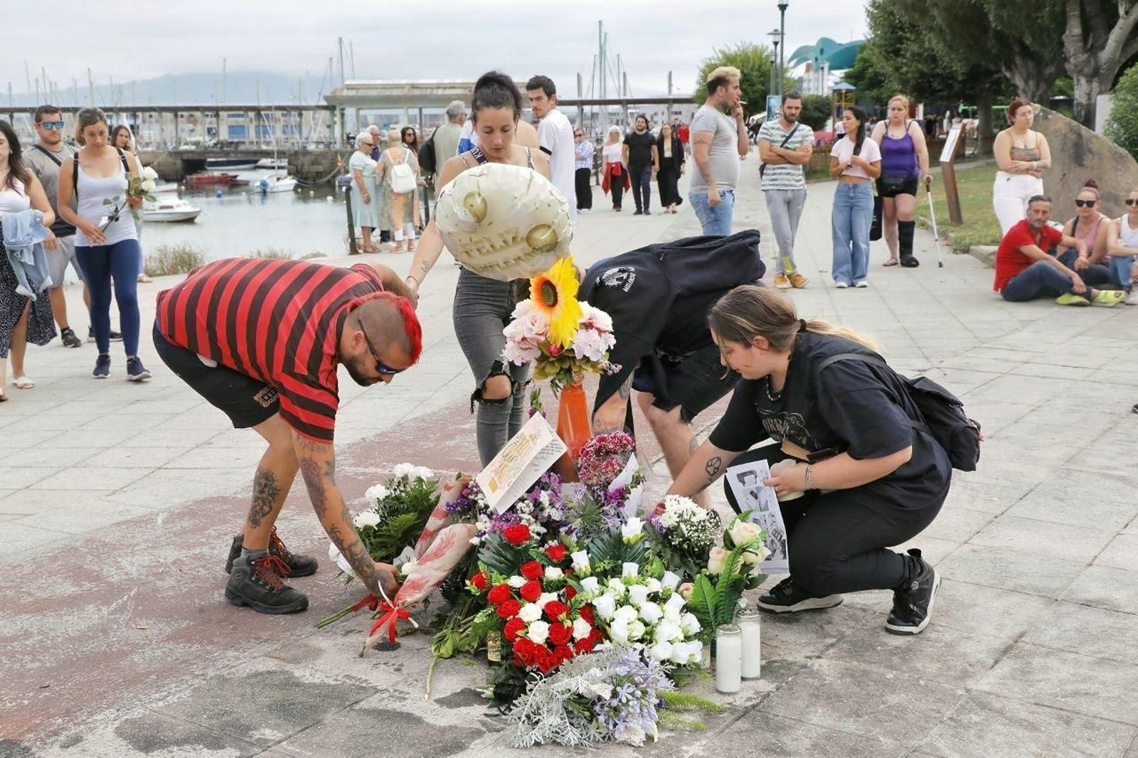 Homenaje al fallecido en Cangas el pasado viernes en un accidente automovilístico, Miguel Pereira.