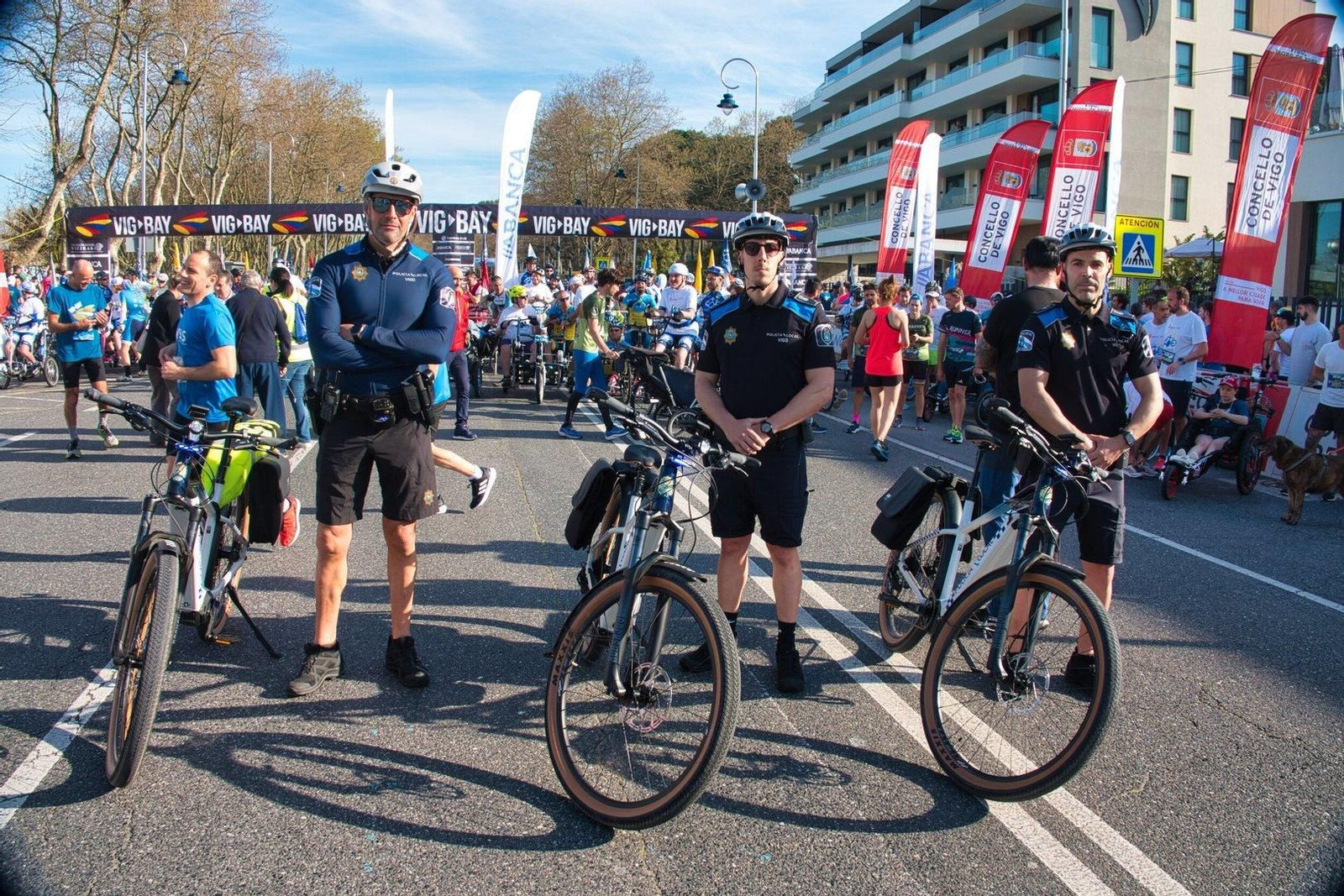 Policía en la Vig-Bay 2024.