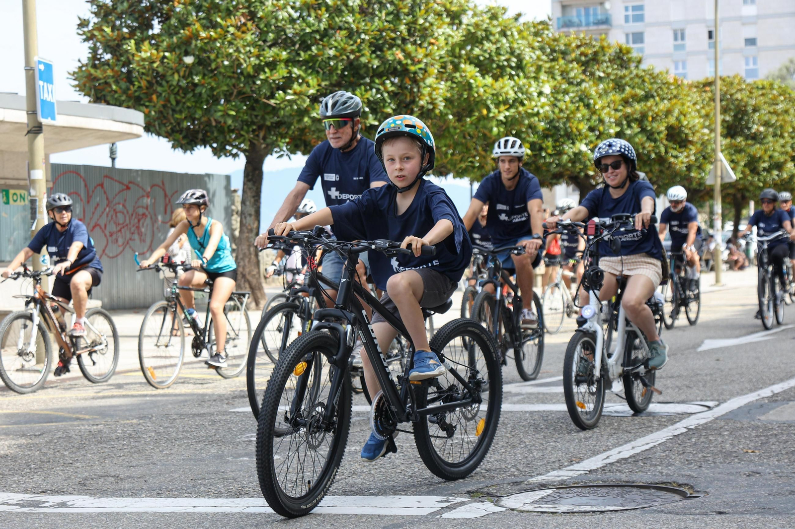 Galería | El ciclismo toma Vigo con la primera edición del Día de la Bici de Atlántico