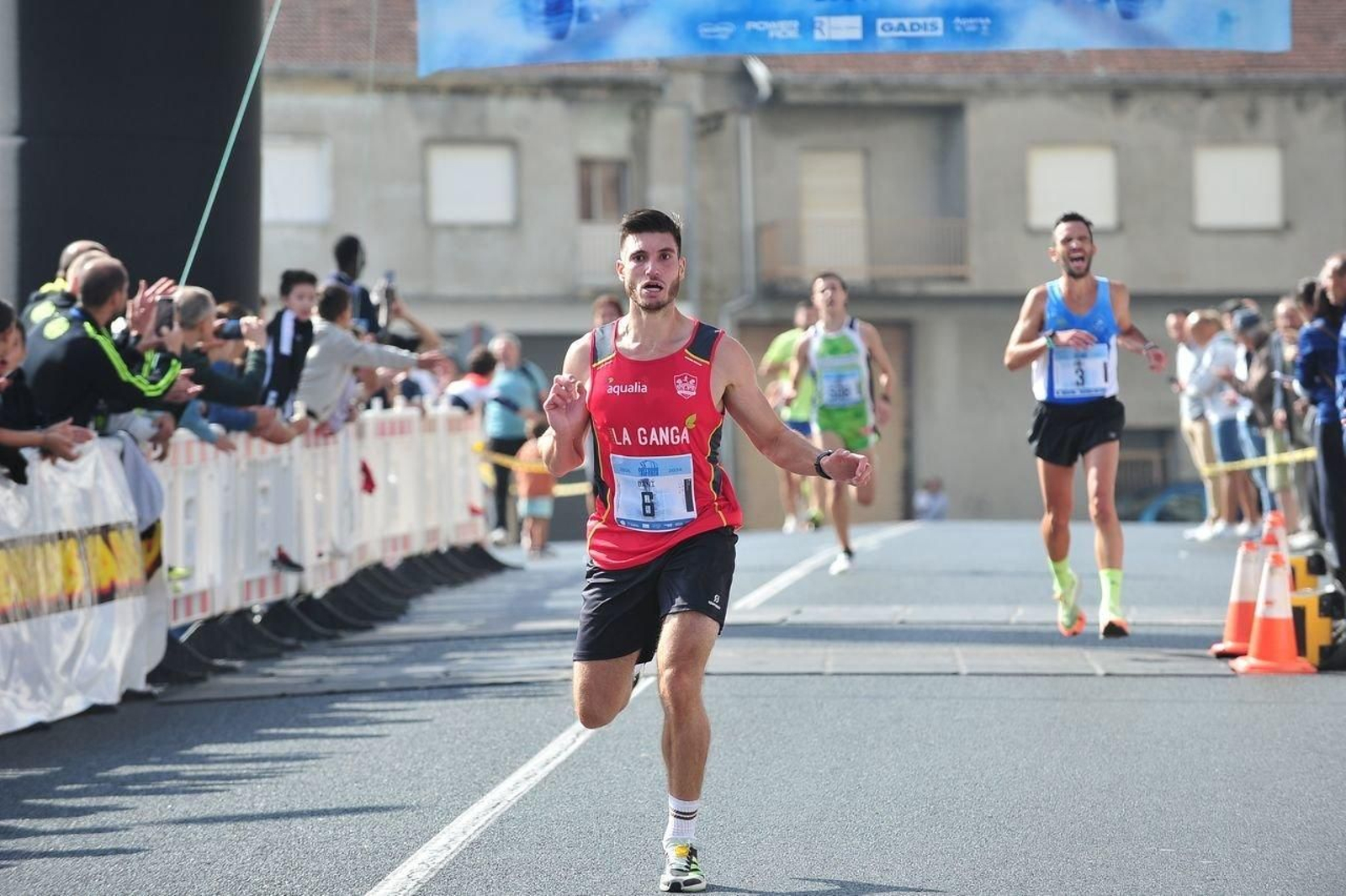 Cruzando la línea de meta