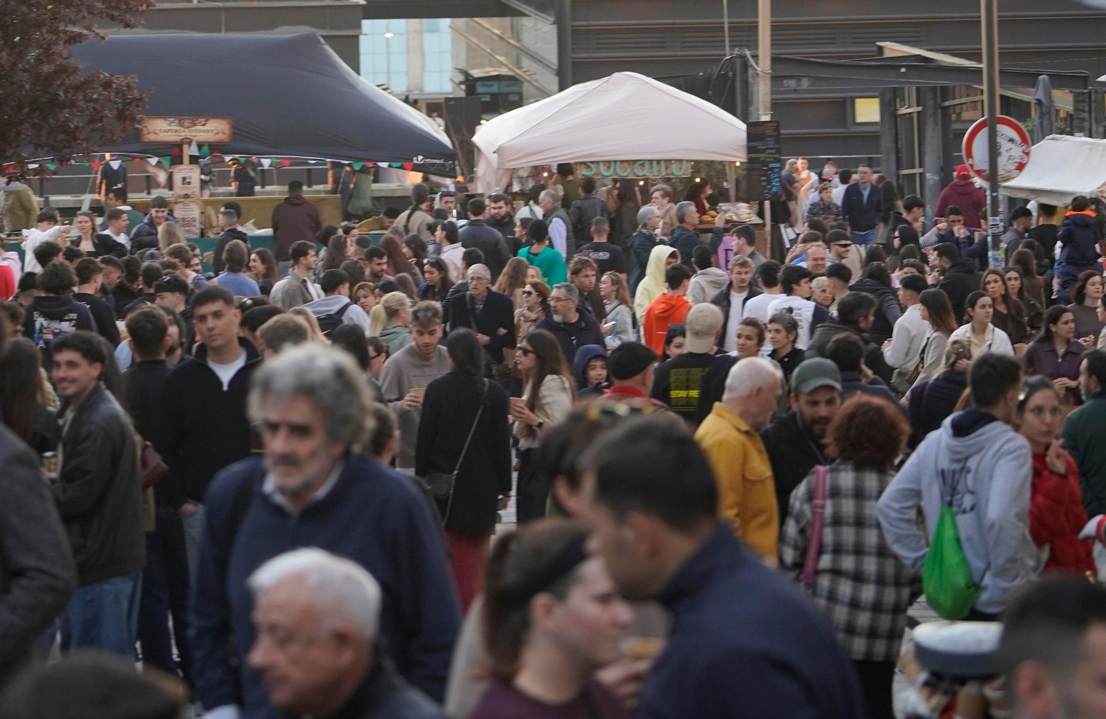 Galería | Ambiente festivo en el Casco Vello para celebrar la Reconquista