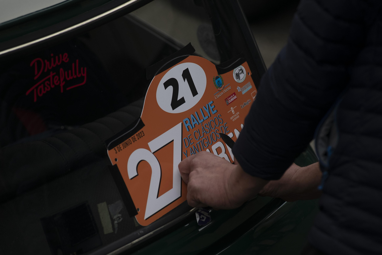 Sello de la 27 edición de coches clásicos de rally en Ourense